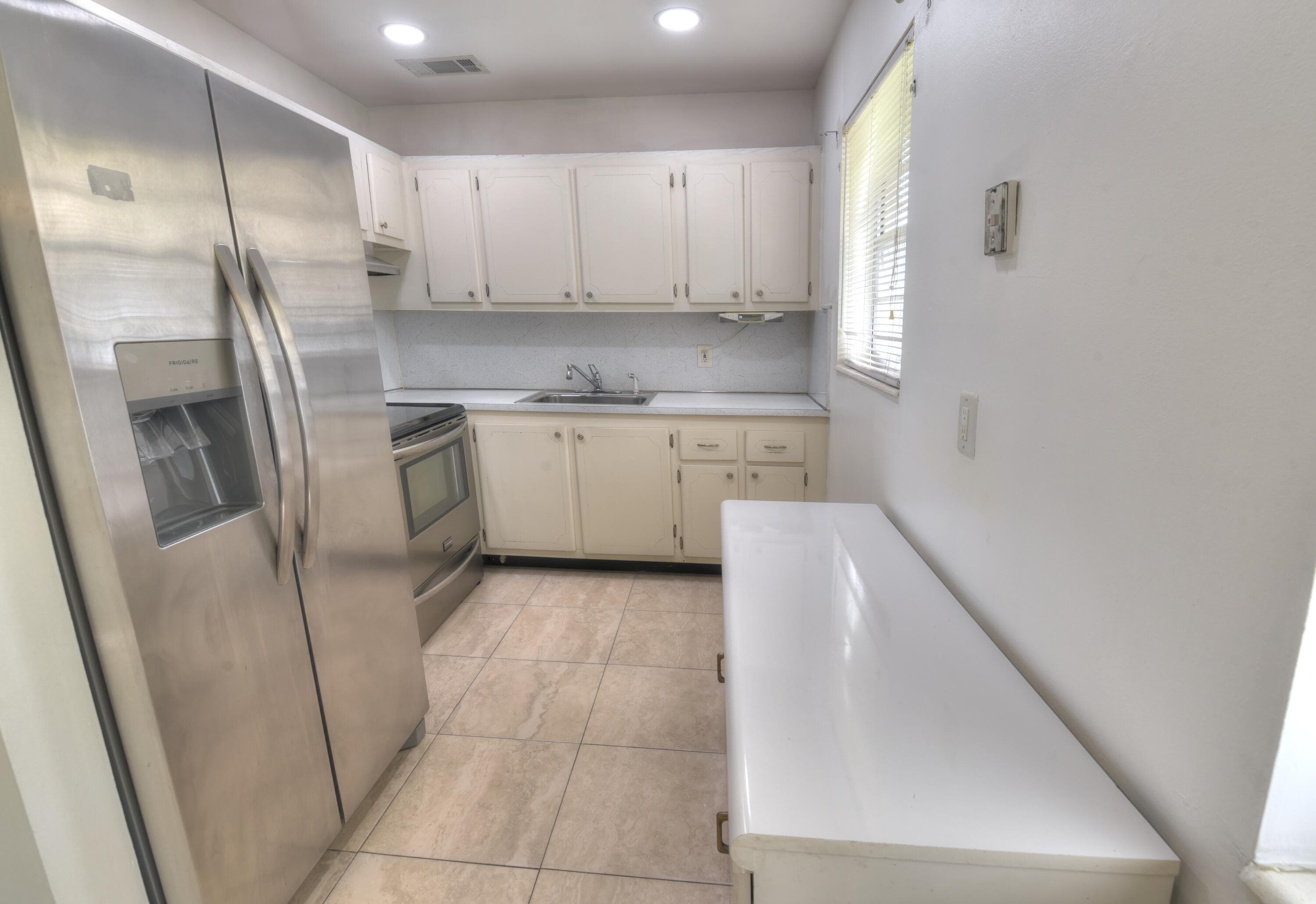 89 Canterbury D, West Palm Beach, FL 33417 — photo 7 of 34