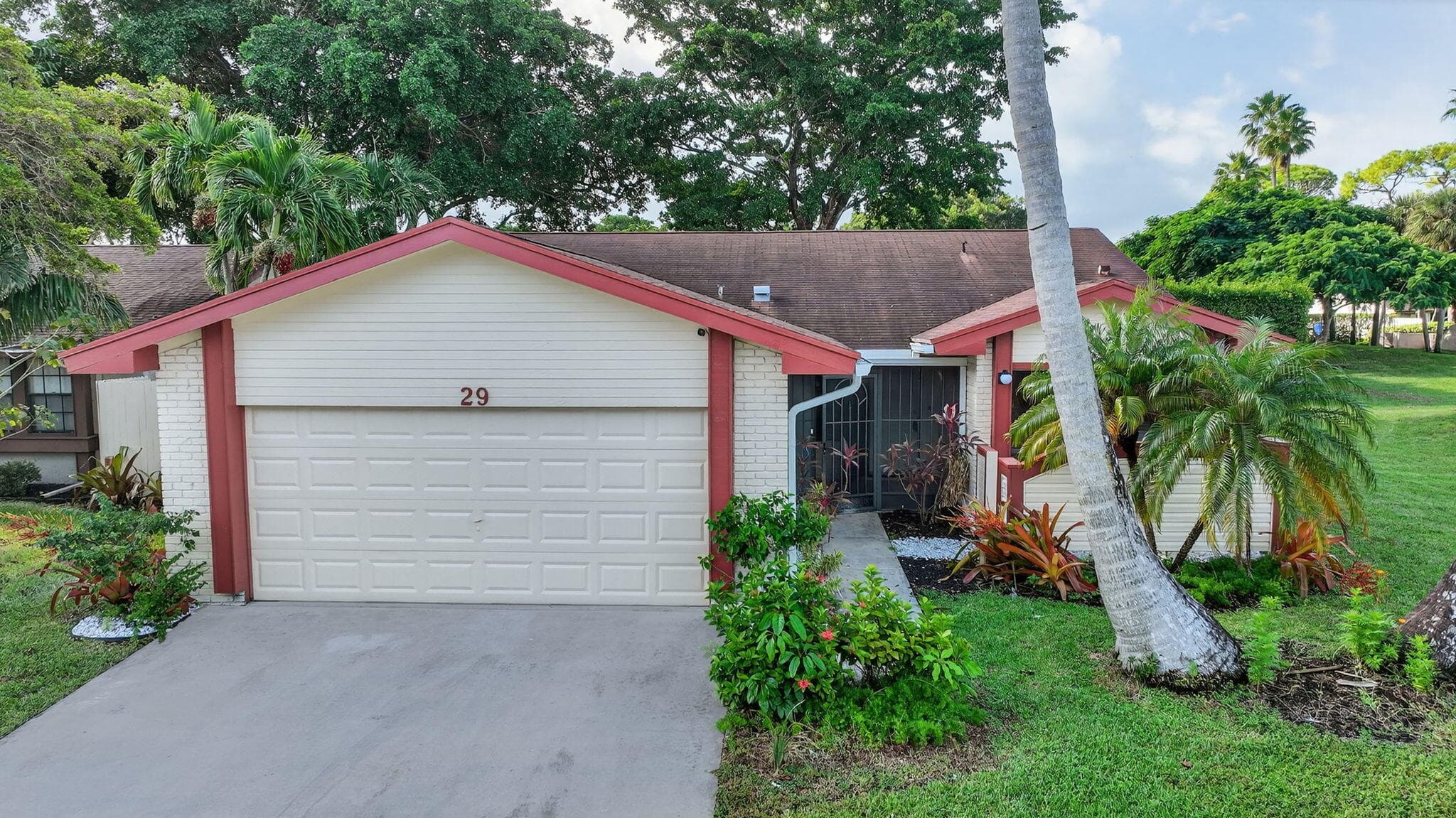 29 Fawlkland Circle, Boynton Beach, FL 33426 — photo 3 of 24