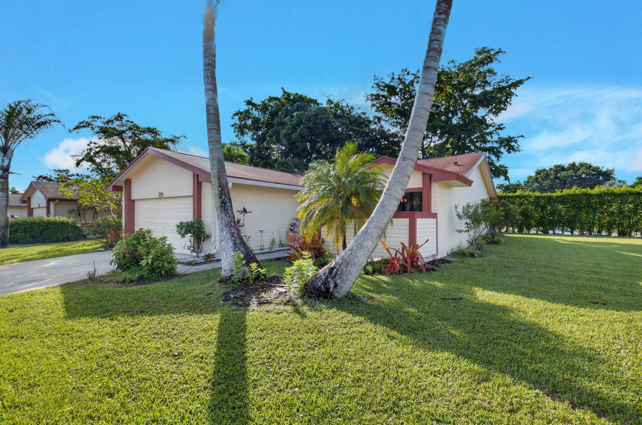 29 Fawlkland Circle, Boynton Beach, FL 33426 — photo 2 of 24