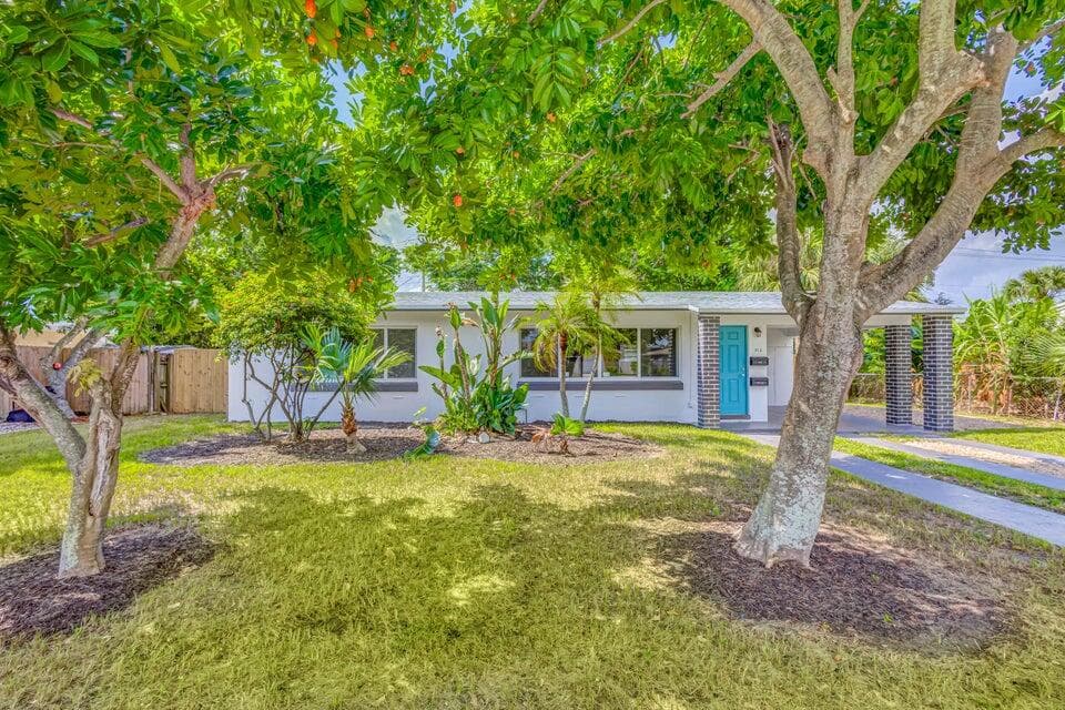 512 Bayberry Drive, Lake Park, FL 33403 — photo 4 of 44