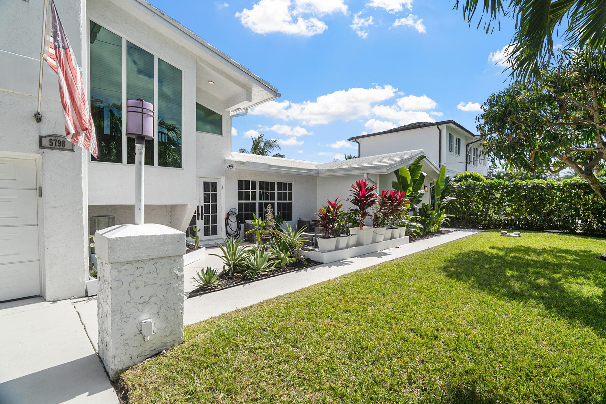 5798 NE 7th Avenue, Boca Raton, FL 33487 — photo 5 of 41