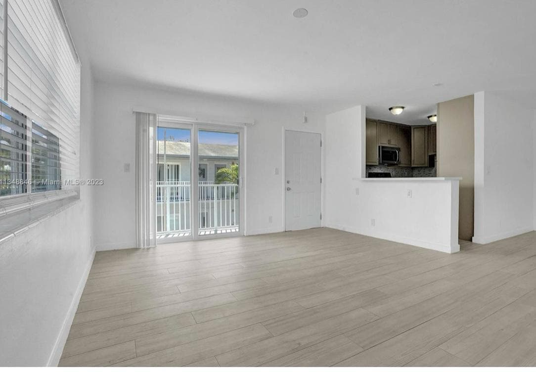 930 N 14 Court Apt 12, Hollywood, FL 33020 — photo 3 of 10
