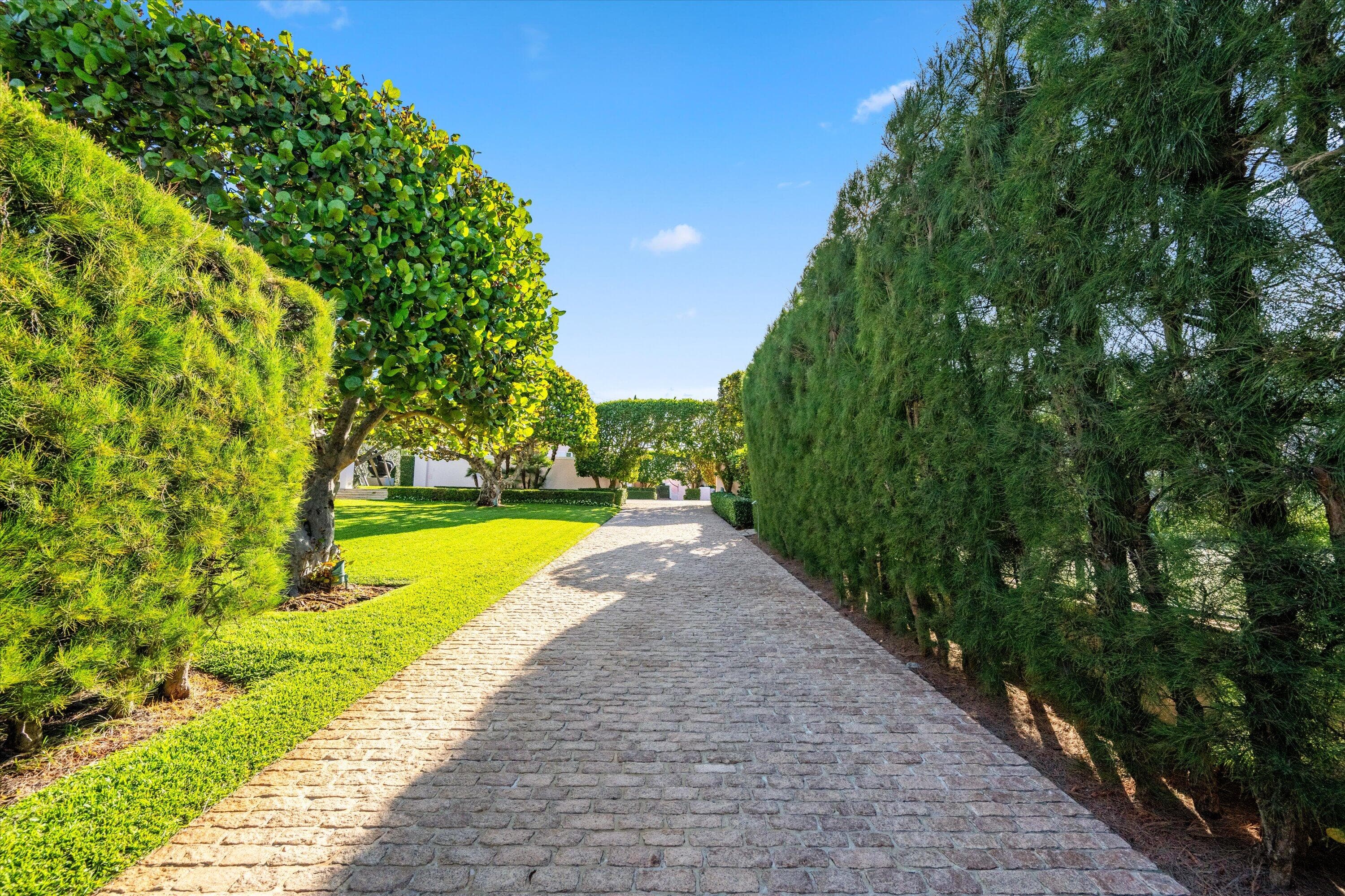 911 N Ocean Boulevard, Palm Beach, FL 33480 — photo 4 of 18