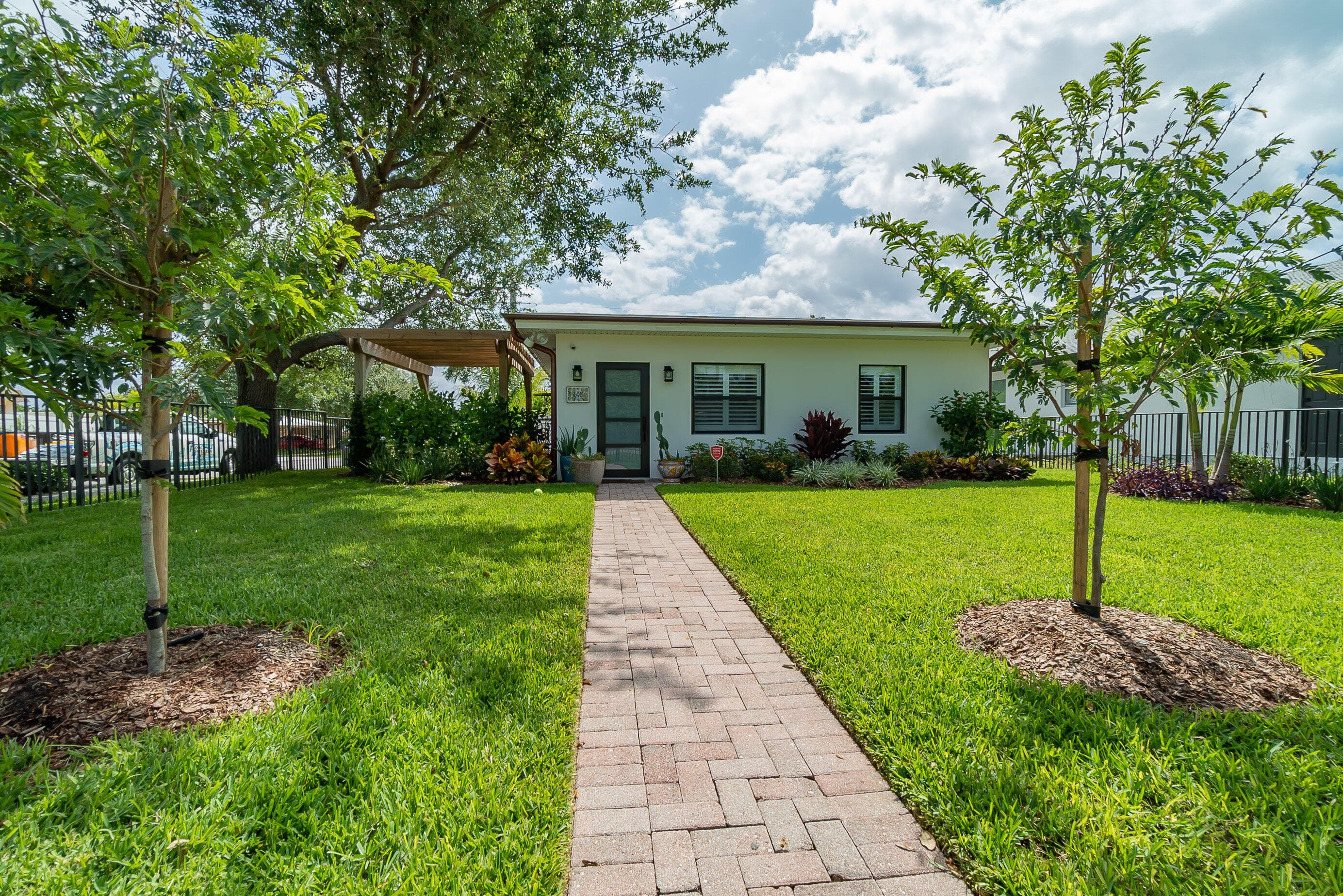 301 S Swinton Avenue, Delray Beach, FL 33444 — photo 1 of 29