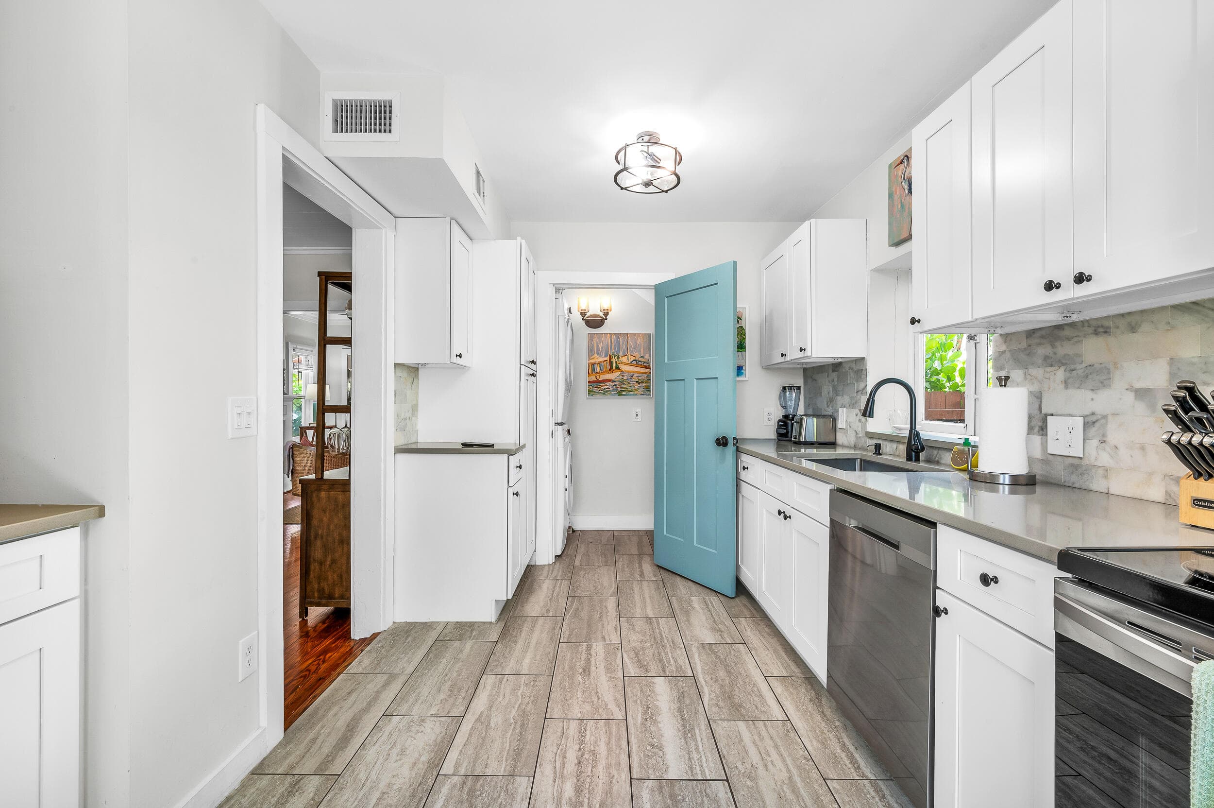 715 Palm Street, West Palm Beach, FL 33401 — photo 14 of 53