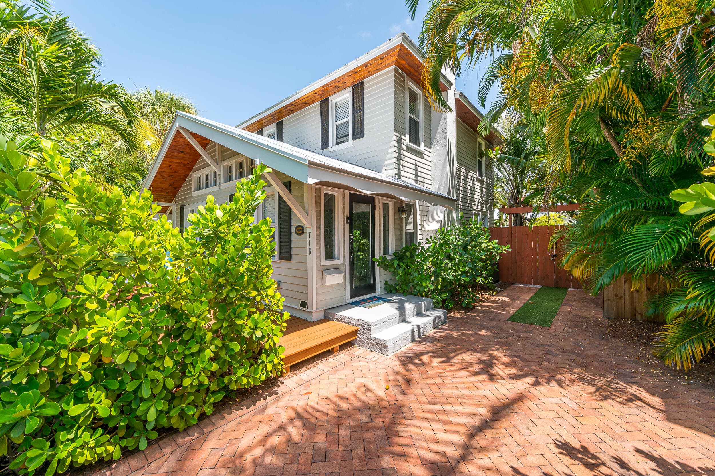 715 Palm Street, West Palm Beach, FL 33401 — photo 1 of 53