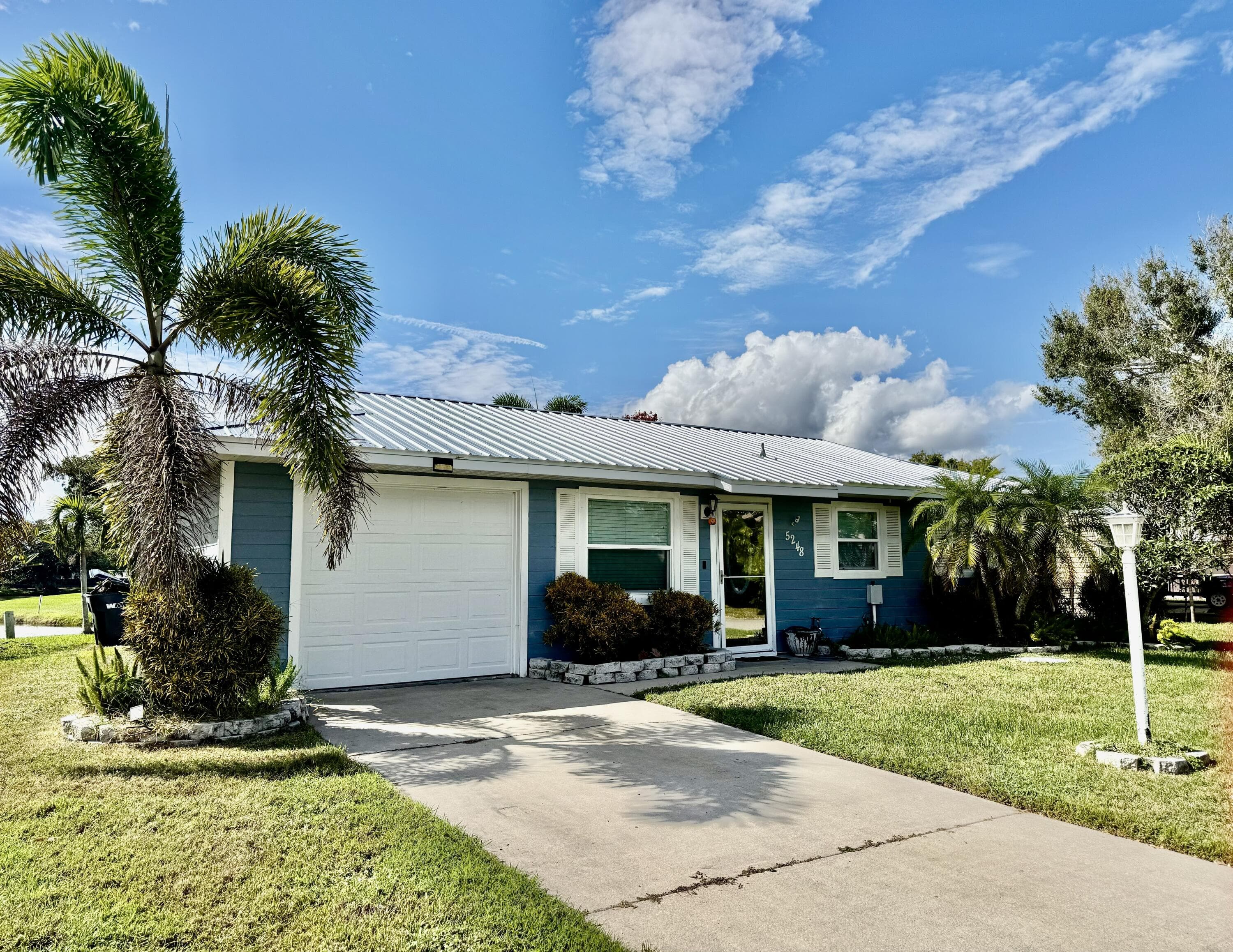 5248 SE 43rd Trace, Okeechobee, FL 34974 — photo 1 of 35