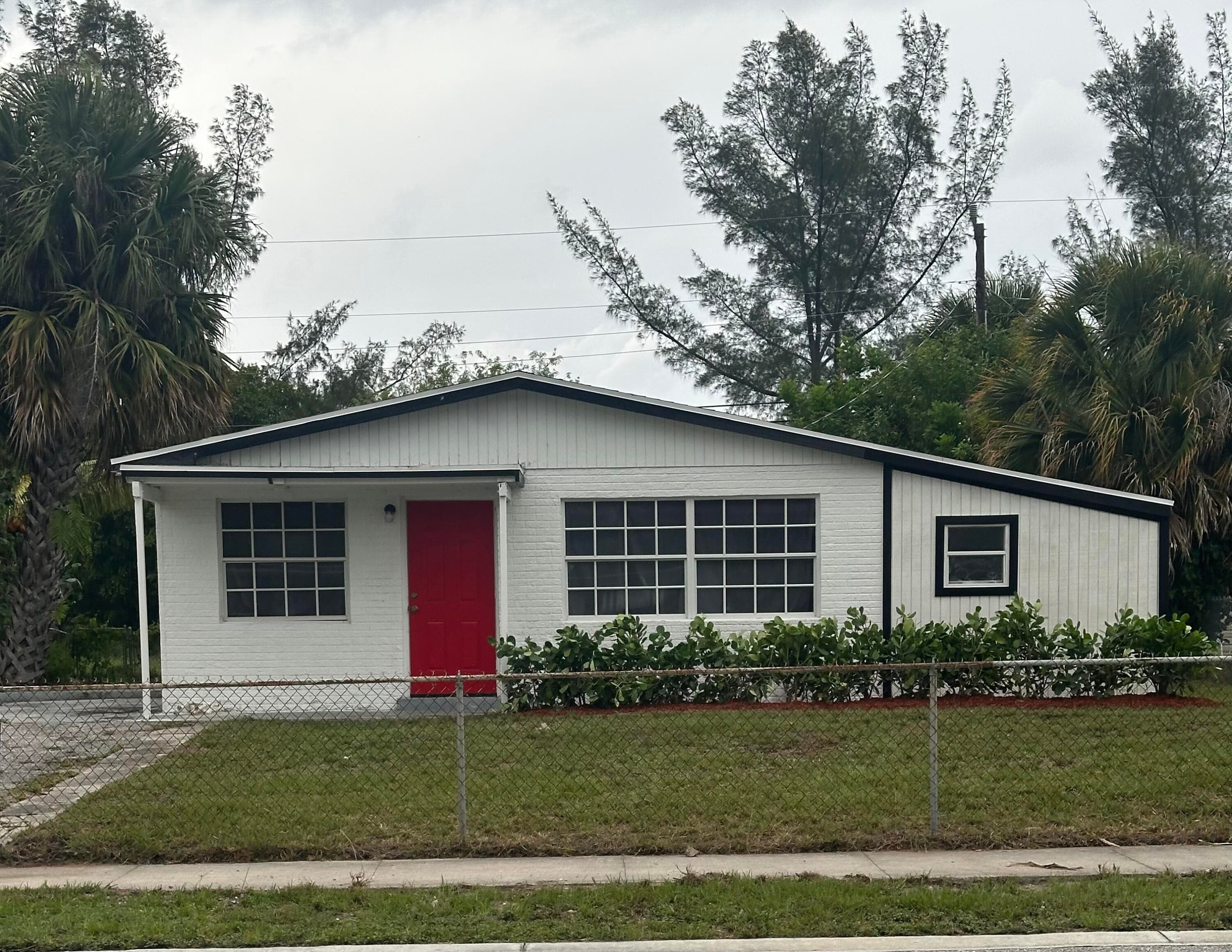 1210 Avenue R, Riviera Beach, FL 33404 — photo 3 of 22