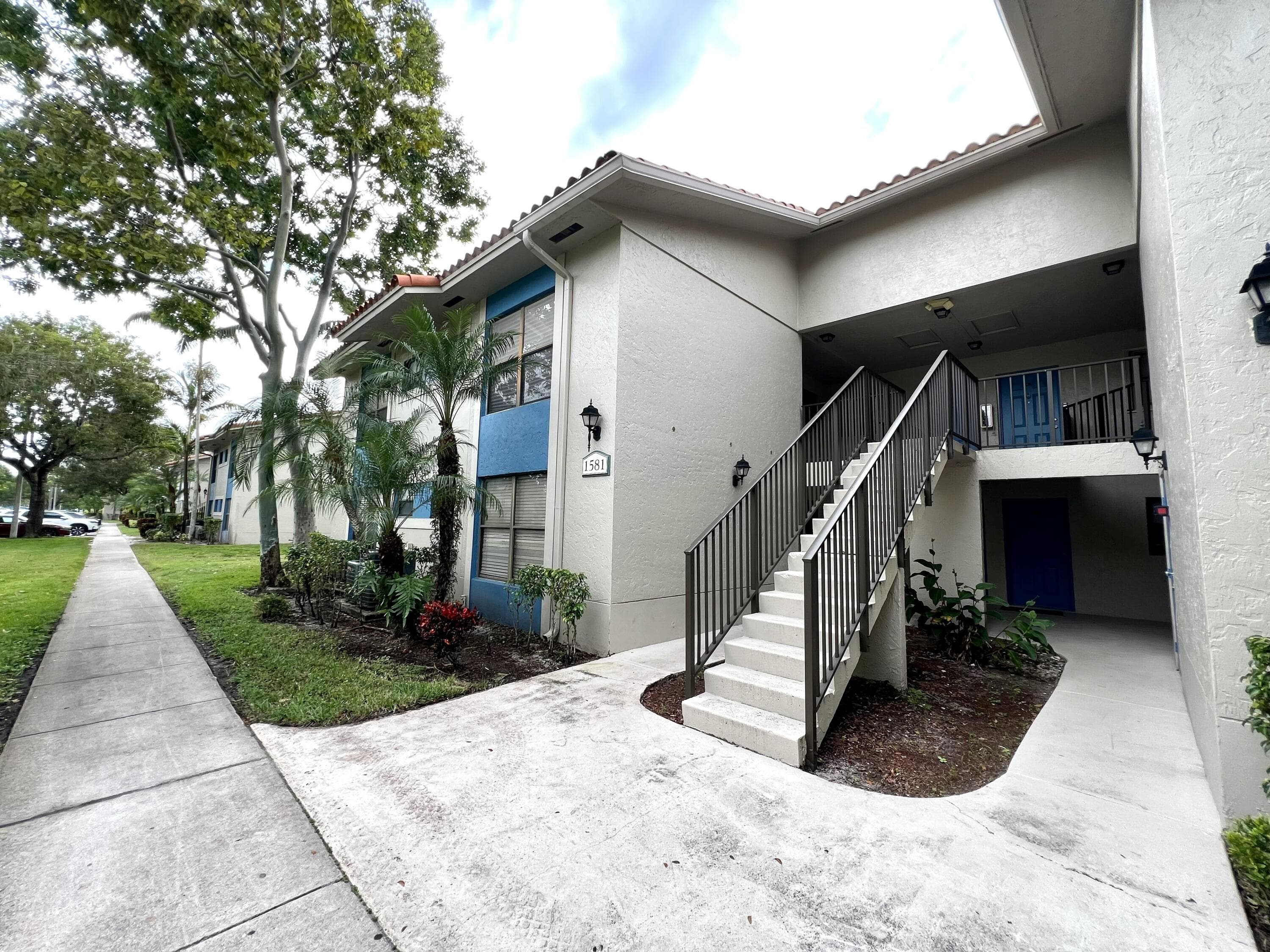 1581 Balfour Point Drive E, West Palm Beach, FL 33411 — photo 2 of 19