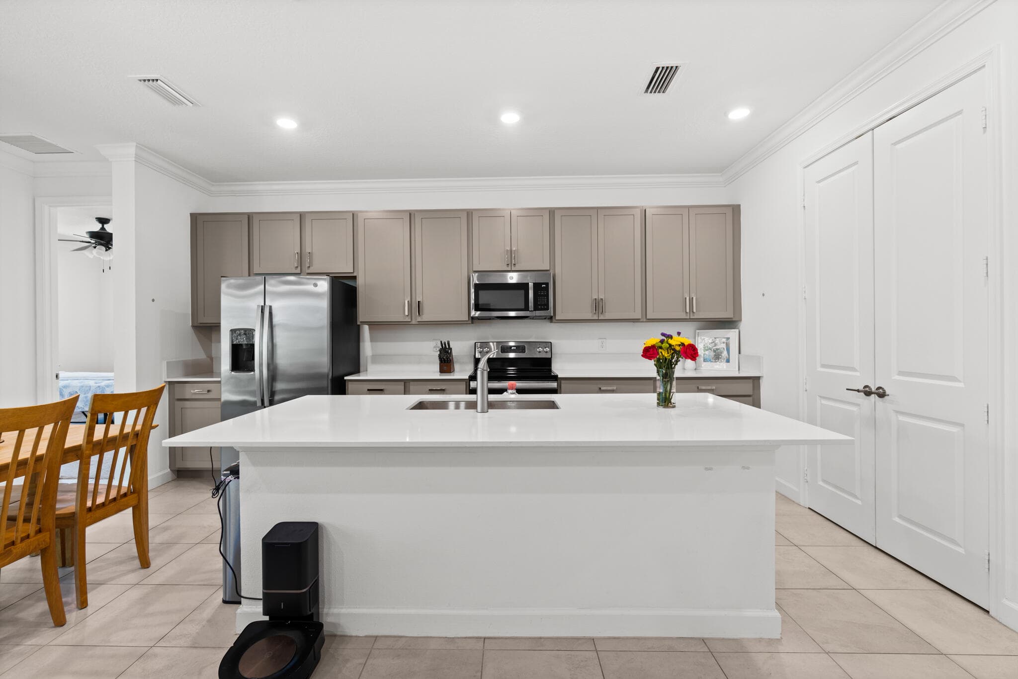 460 Veridian Circle NW, Palm Bay, FL 32907 — photo 10 of 81