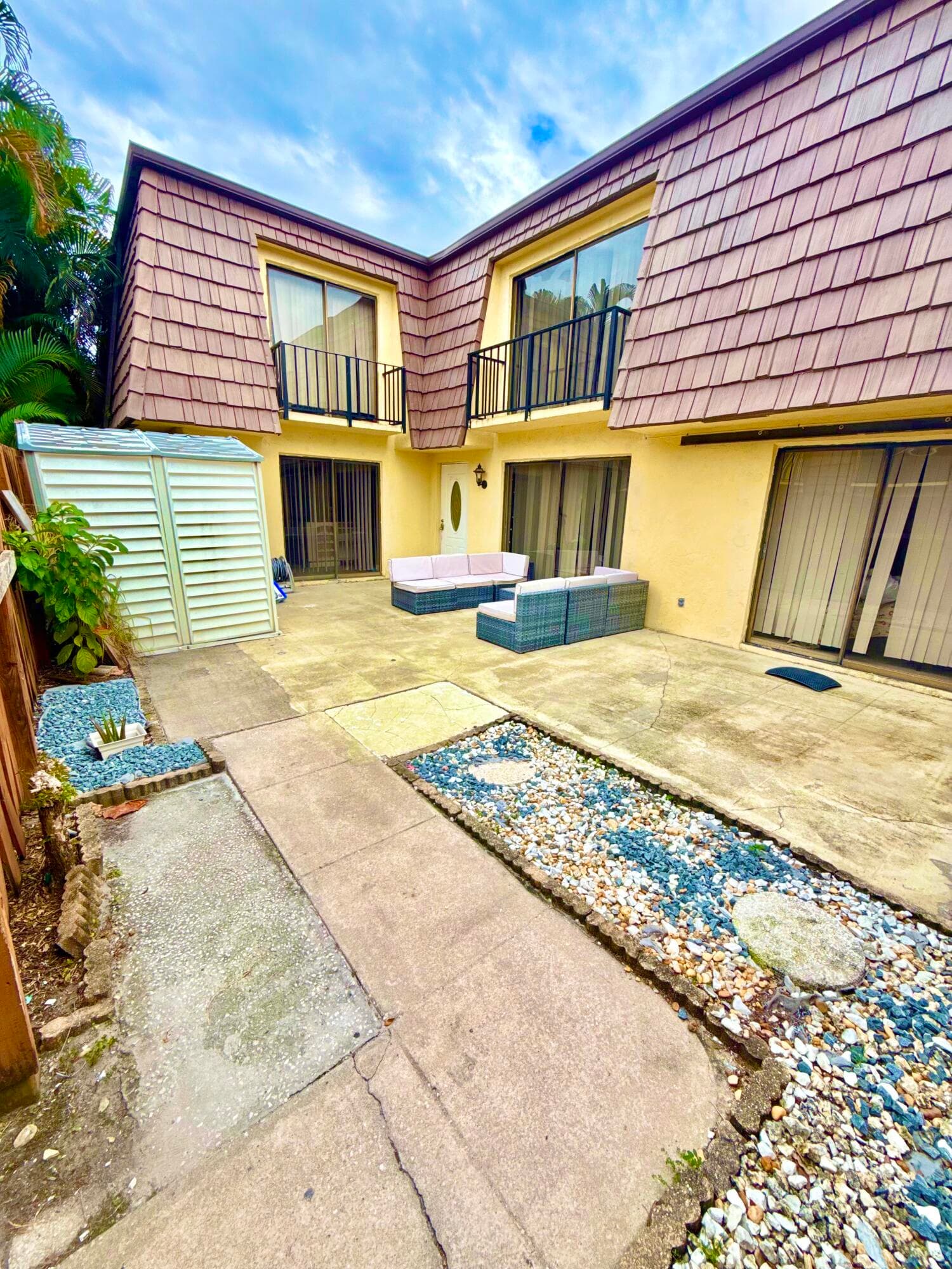 711 Springdale Circle, Palm Springs, FL 33461 — photo