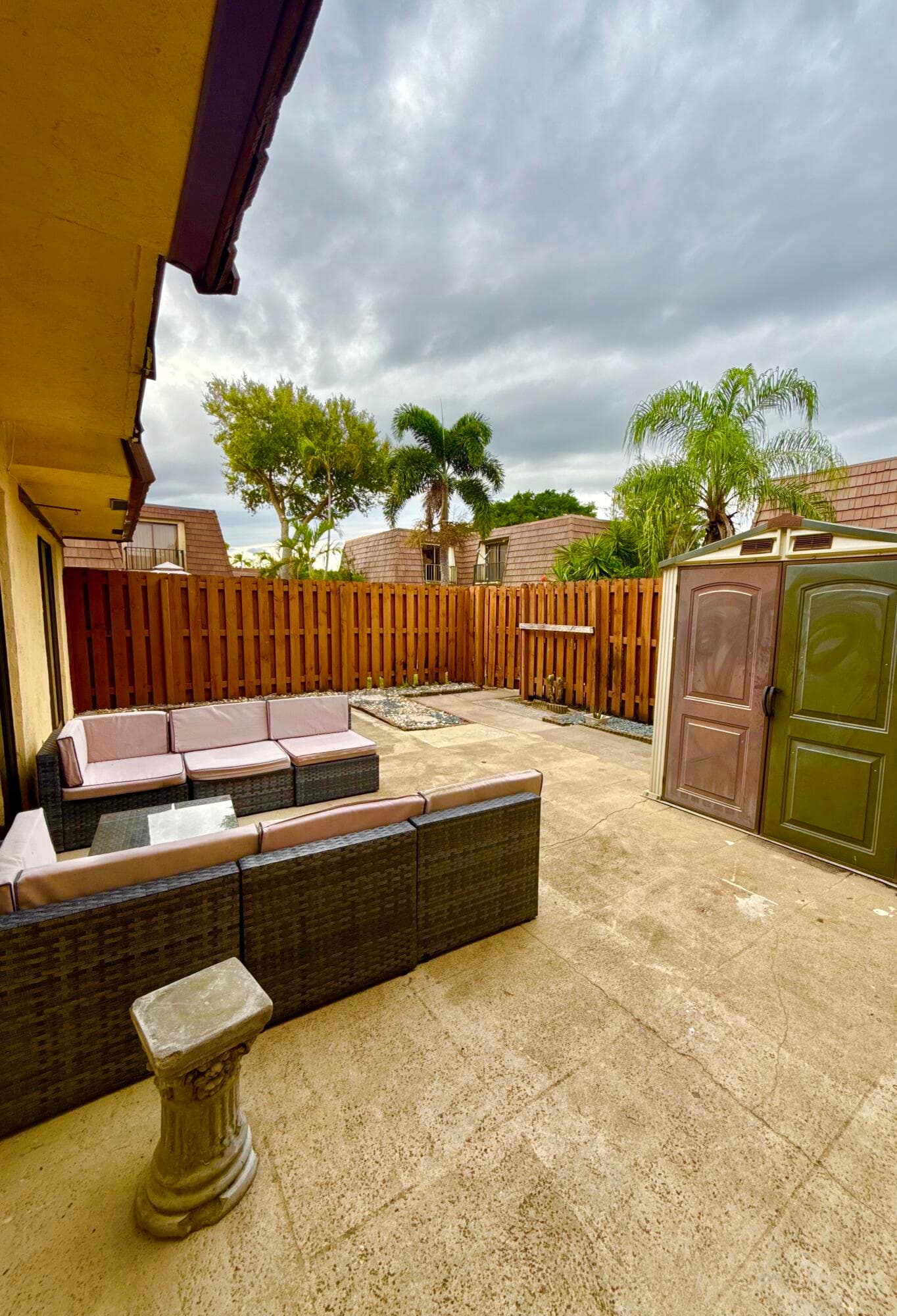 711 Springdale Circle, Palm Springs, FL 33461 — photo 5 of 11