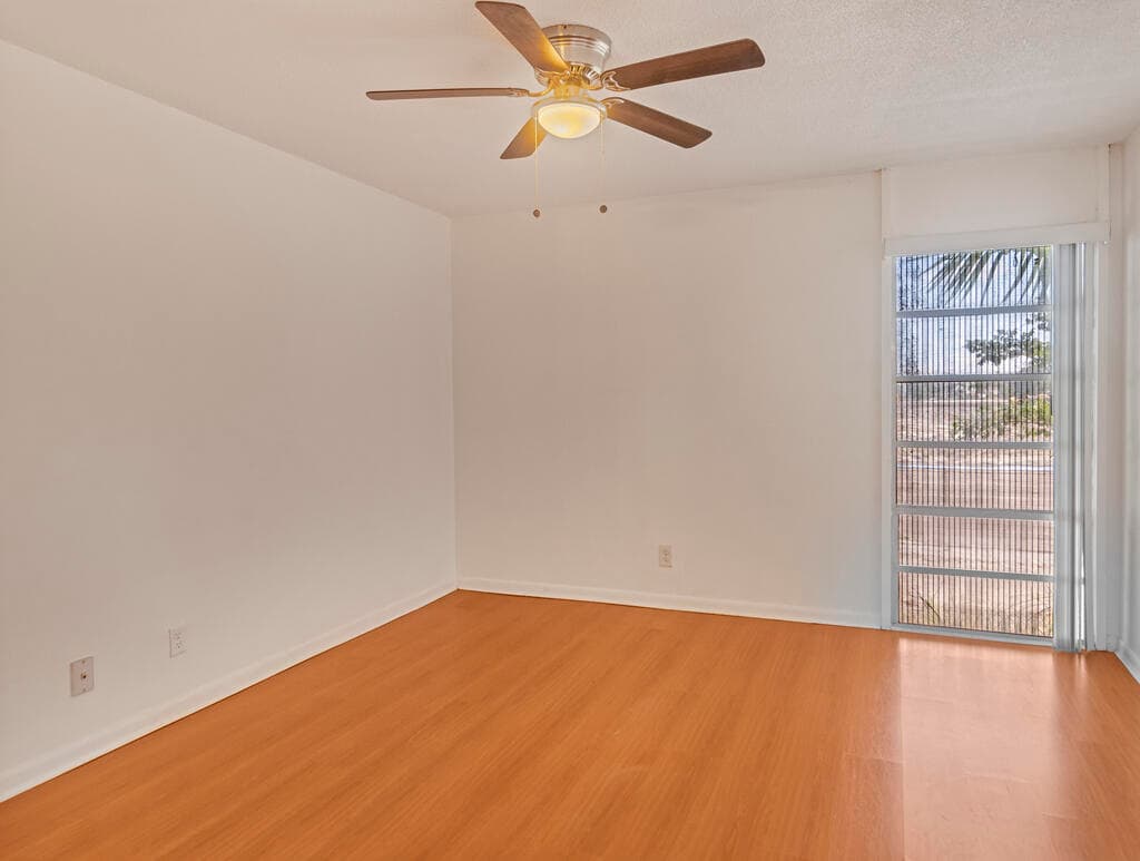 4 Golfs Edge E, West Palm Beach, FL 33417 — photo 10 of 33