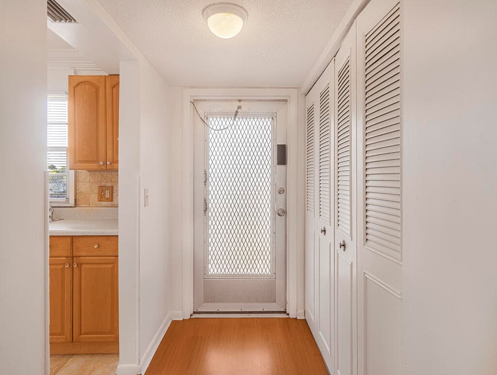 4 Golfs Edge E, West Palm Beach, FL 33417 — photo 3 of 33