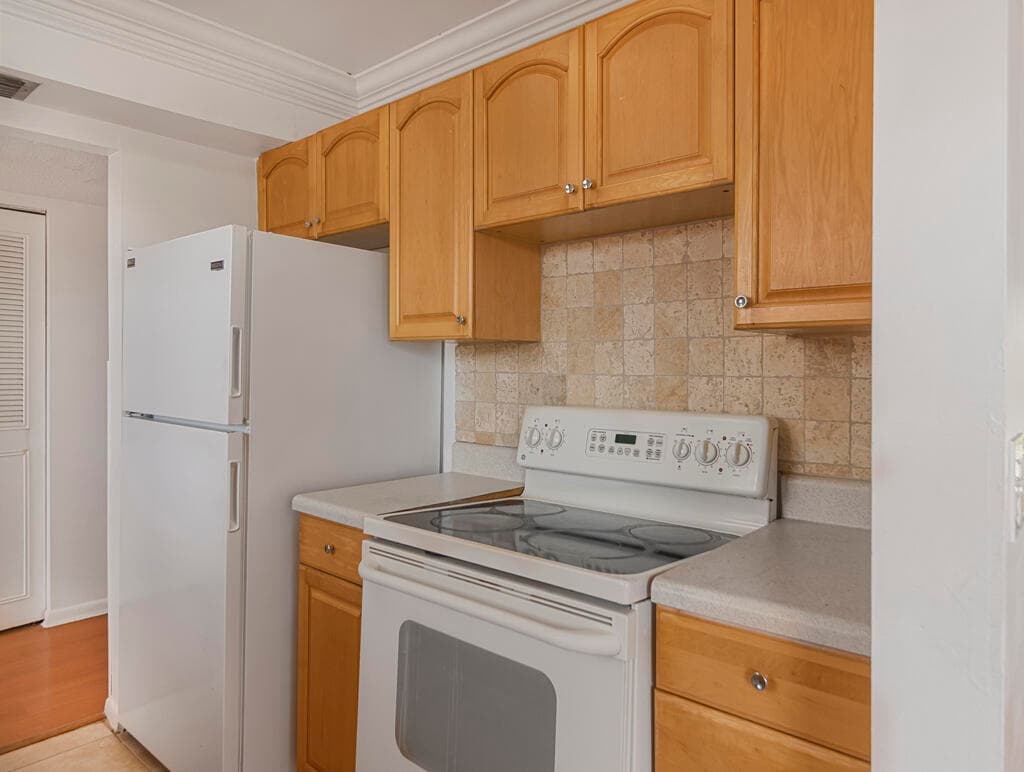 4 Golfs Edge E, West Palm Beach, FL 33417 — photo 6 of 33