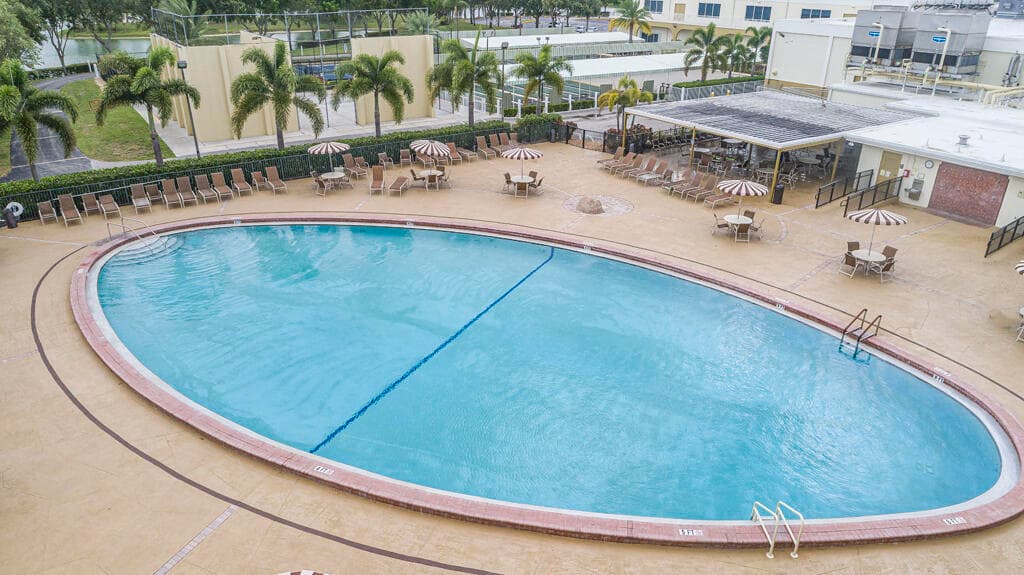 4 Golfs Edge E, West Palm Beach, FL 33417 — photo 24 of 33