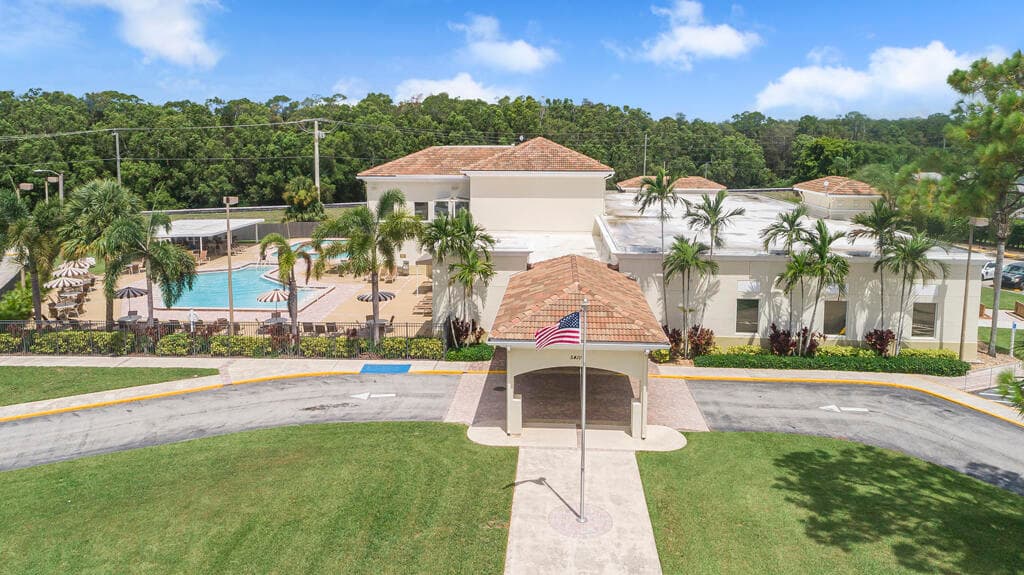 4 Golfs Edge E, West Palm Beach, FL 33417 — photo 32 of 33