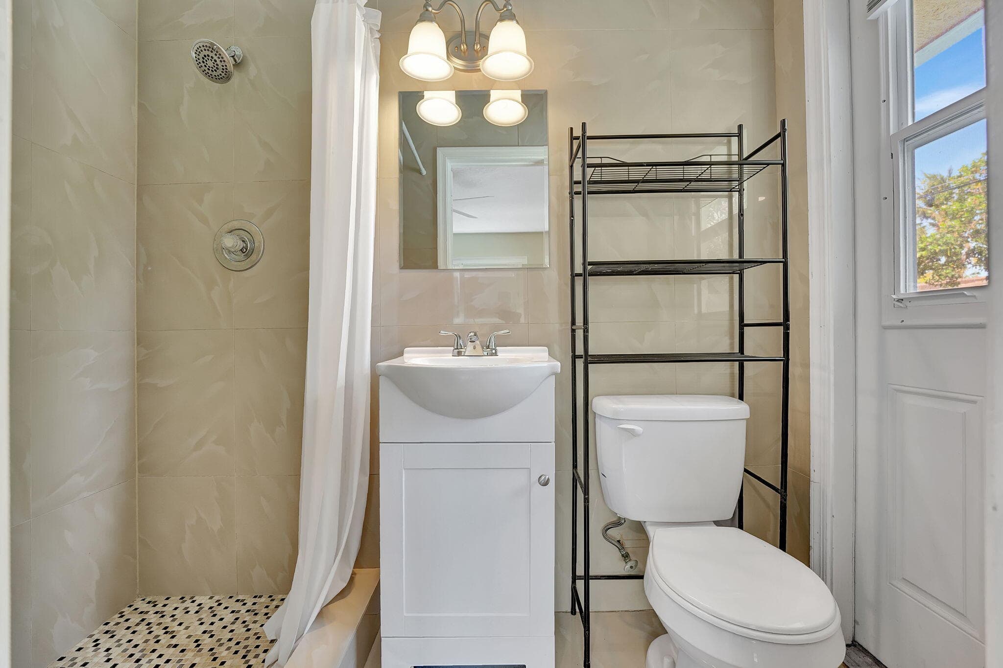 1300 NE 26th Avenue NE, Pompano Beach, FL 33062 — photo 38 of 68
