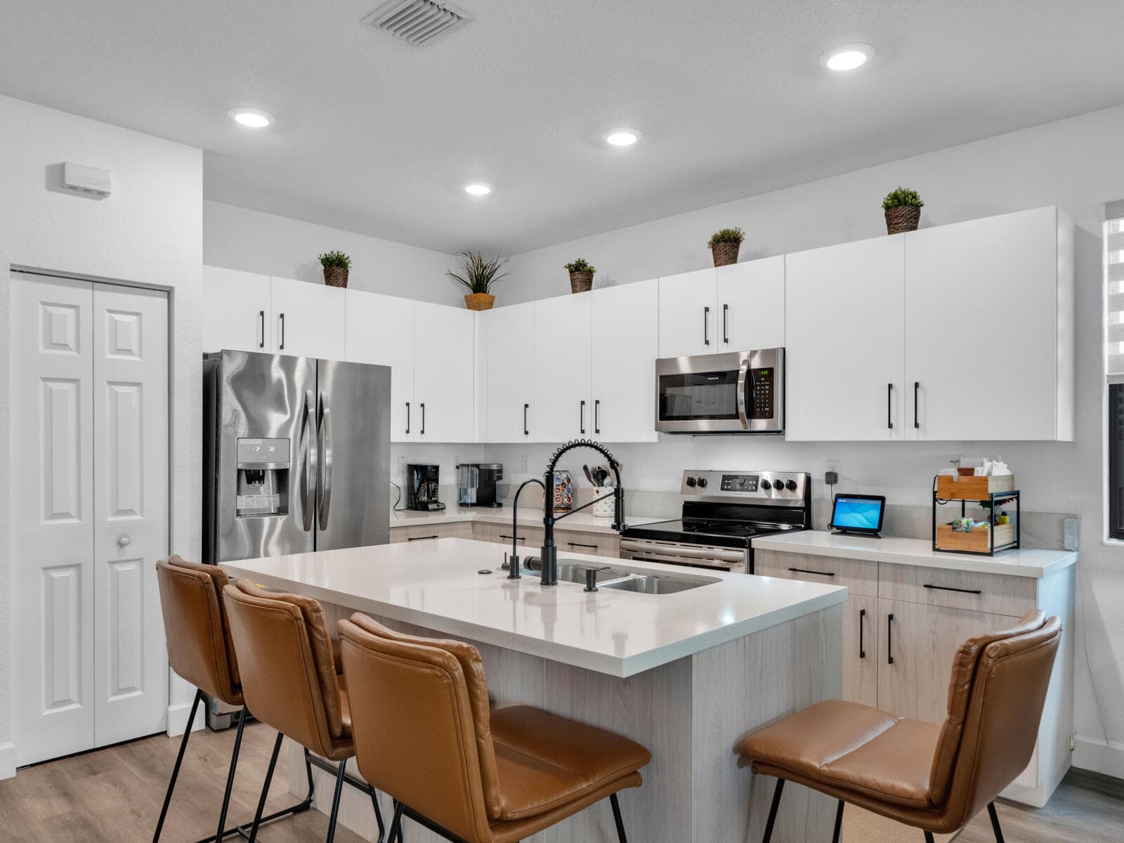 3473 W 110th Terrace, Hialeah, FL 33018 — photo 5 of 56