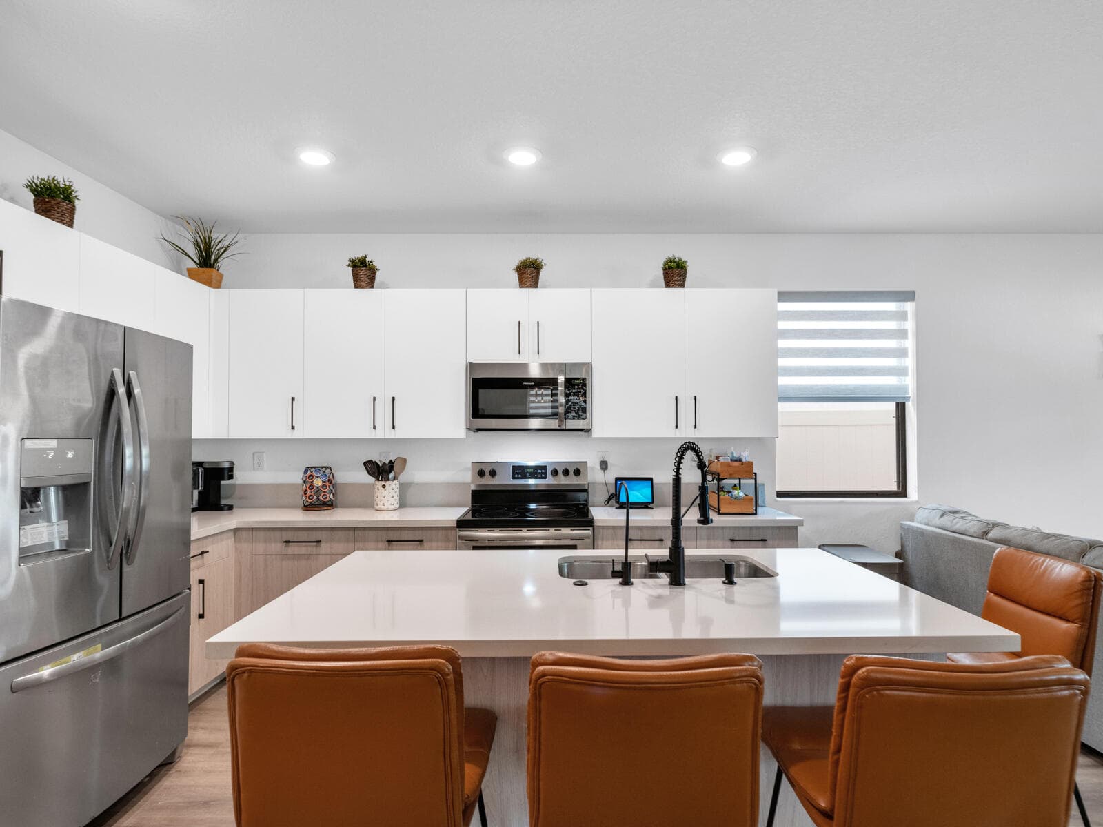 3473 W 110th Terrace, Hialeah, FL 33018 — photo 4 of 56