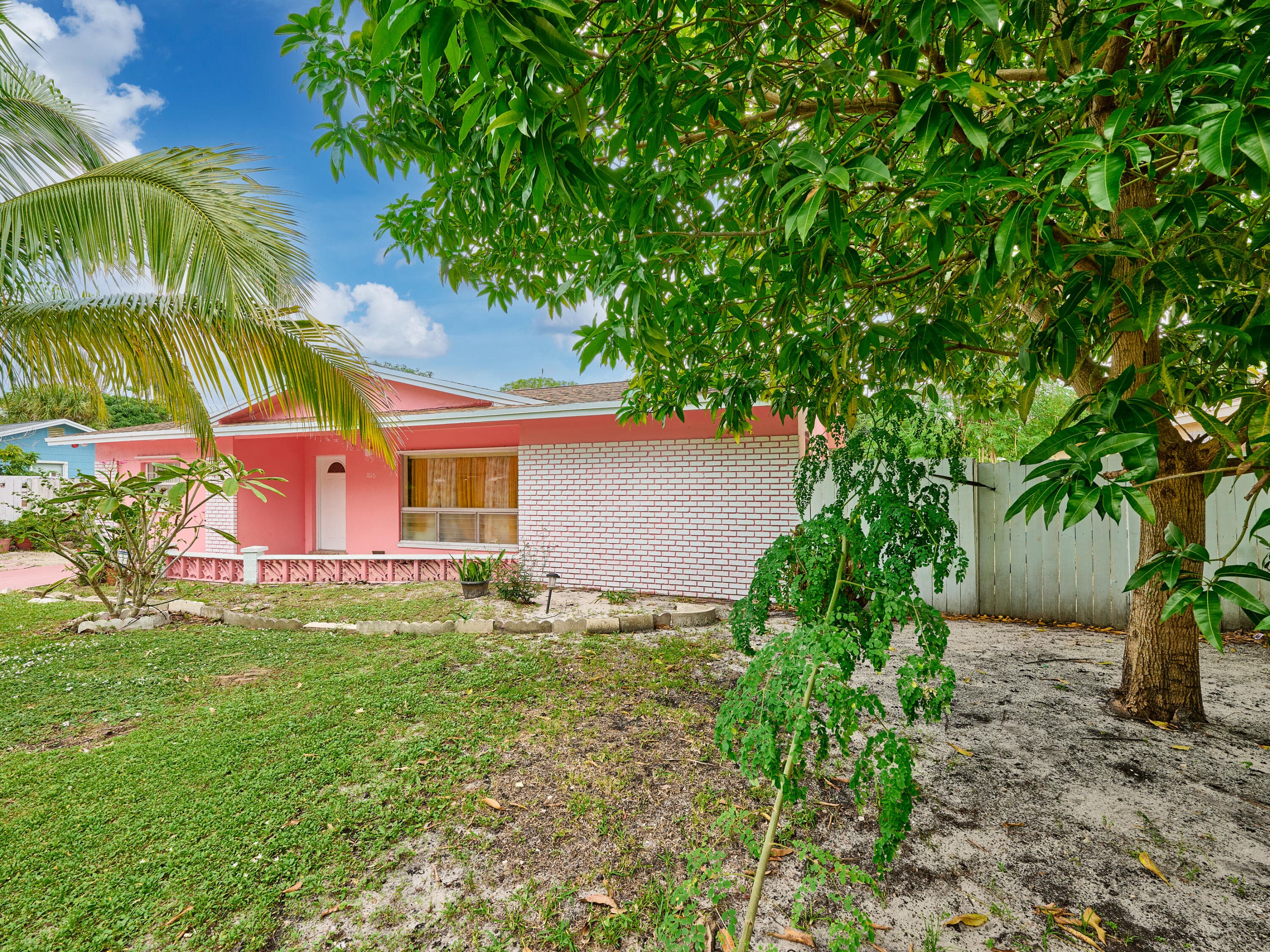1010 S B Street, Lake Worth Beach, FL 33460 — photo 3 of 37