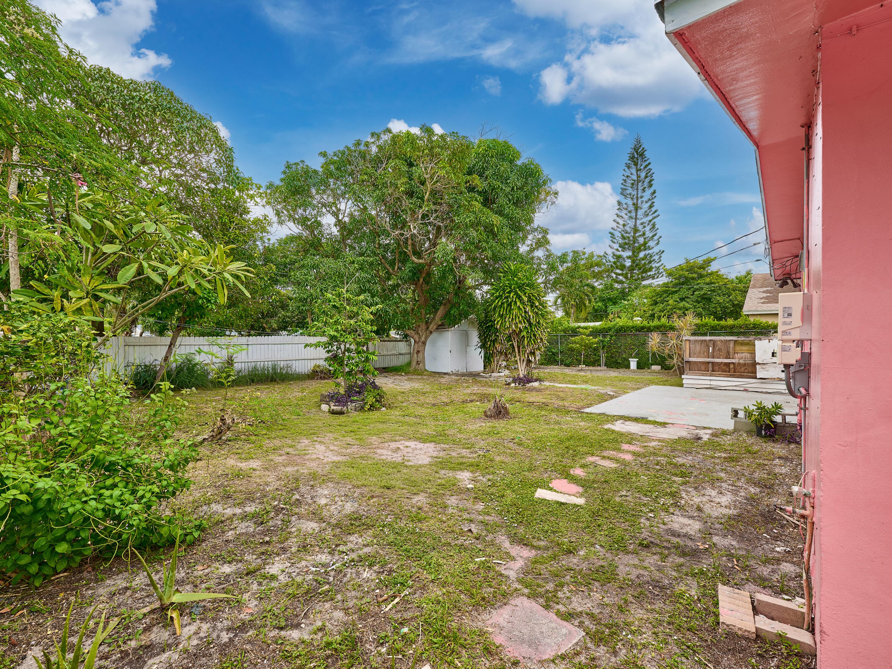 1010 S B Street, Lake Worth Beach, FL 33460 — photo 8 of 37