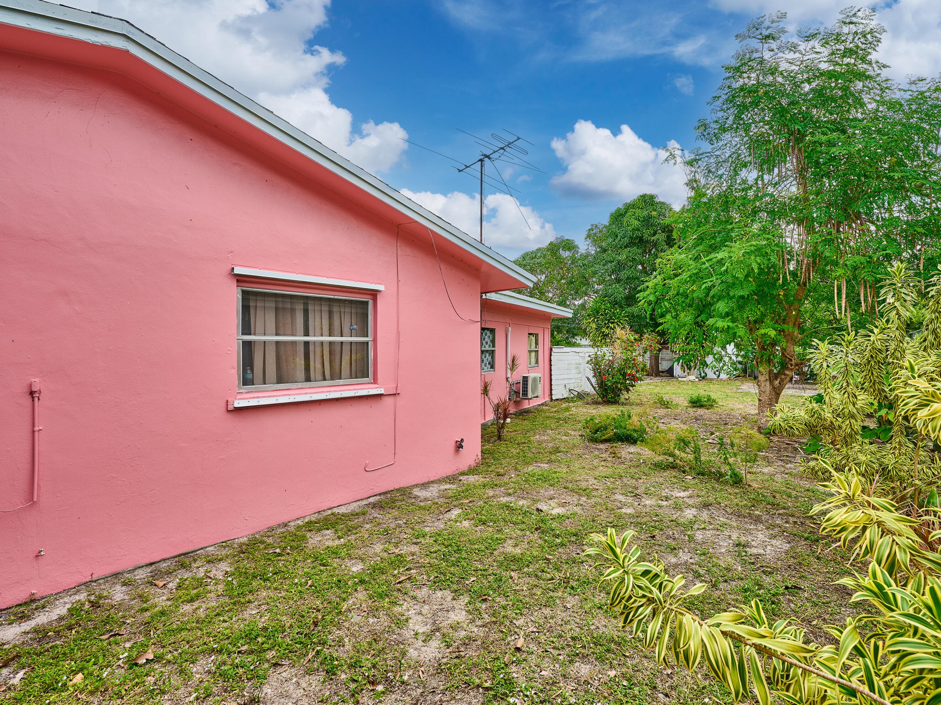 1010 S B Street, Lake Worth Beach, FL 33460 — photo 15 of 37