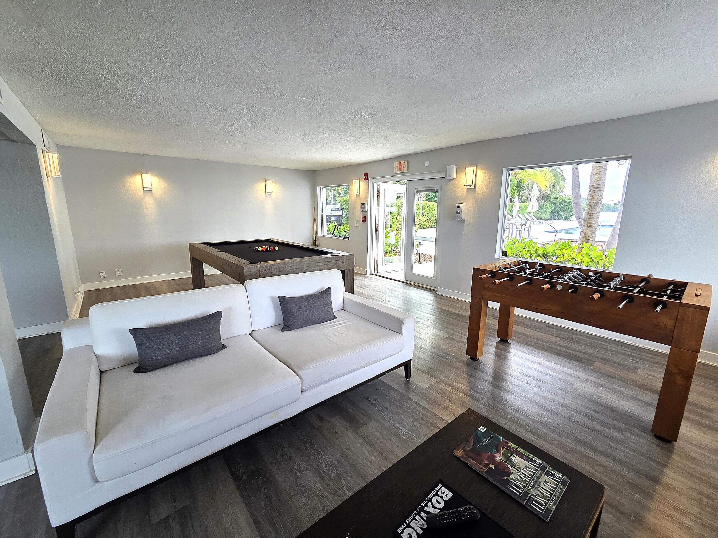 2560 S Ocean Boulevard 416, Palm Beach, FL 33480 — photo 34 of 37