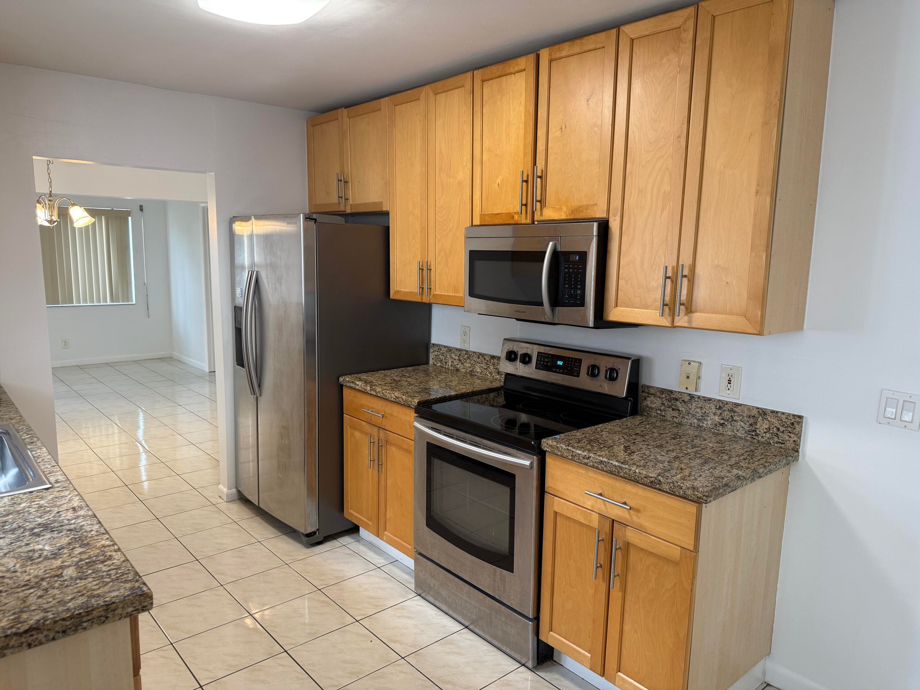 1687 SW 20th Terrace, Deerfield Beach, FL 33442 — photo 5 of 10