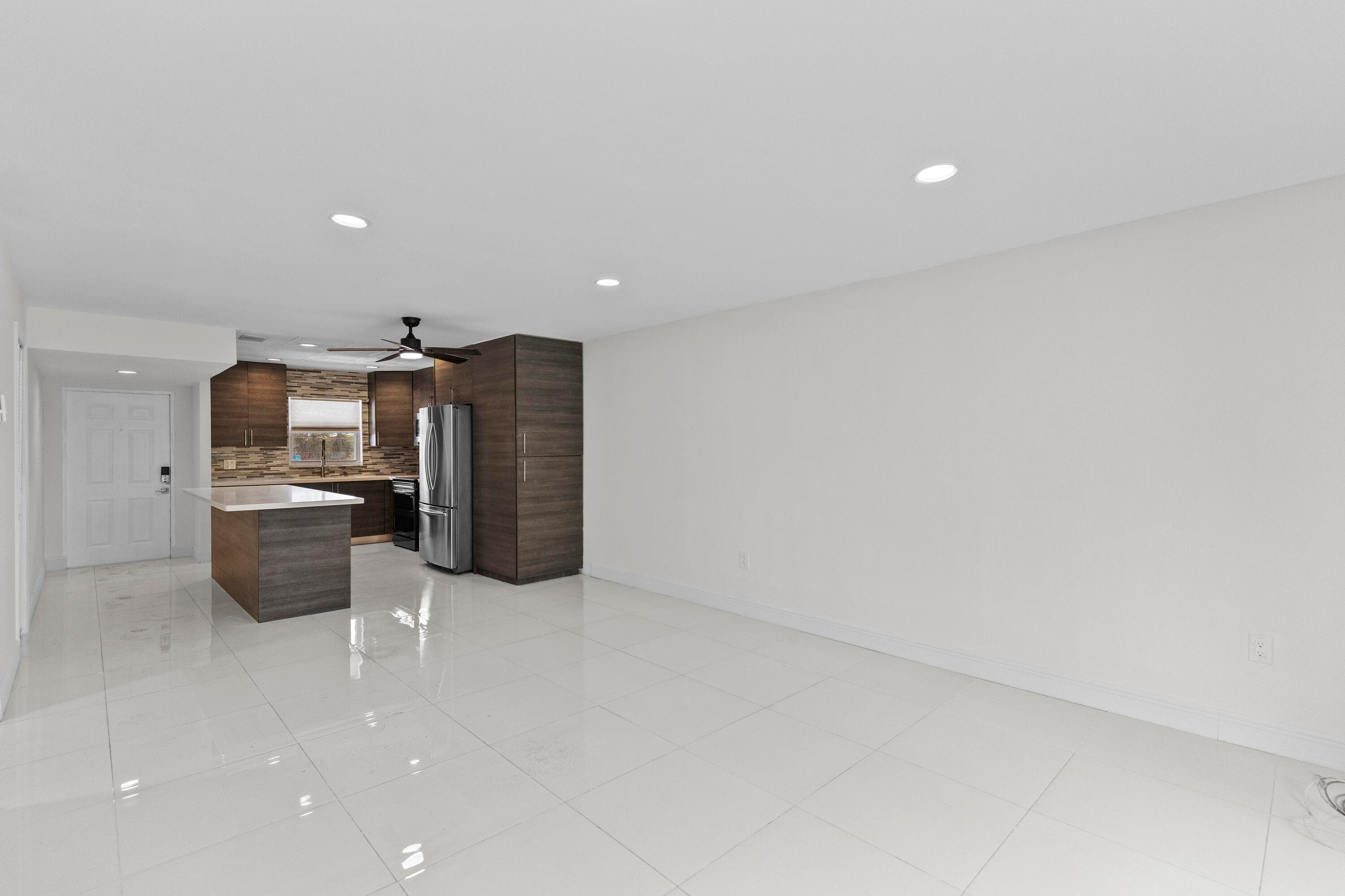 809 W Oakland Park Boulevard K12, Oakland Park, FL 33311 — photo 10 of 27