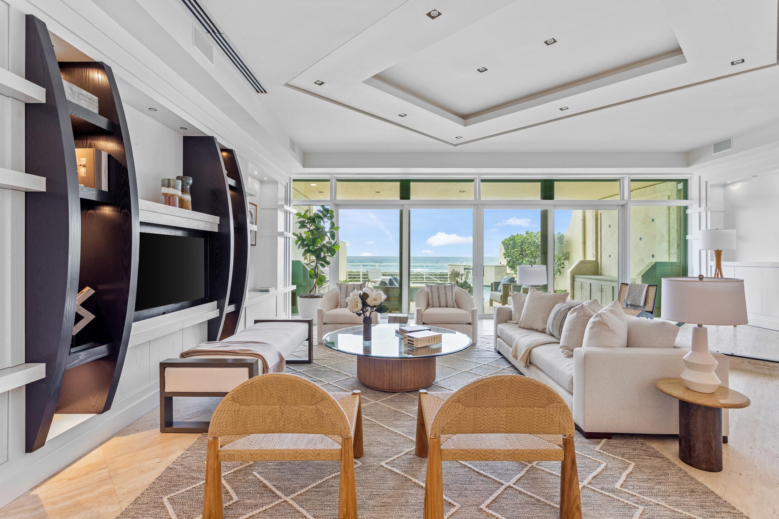 2 Sloans Curve Drive, Palm Beach, FL 33480 — photo 10 of 44