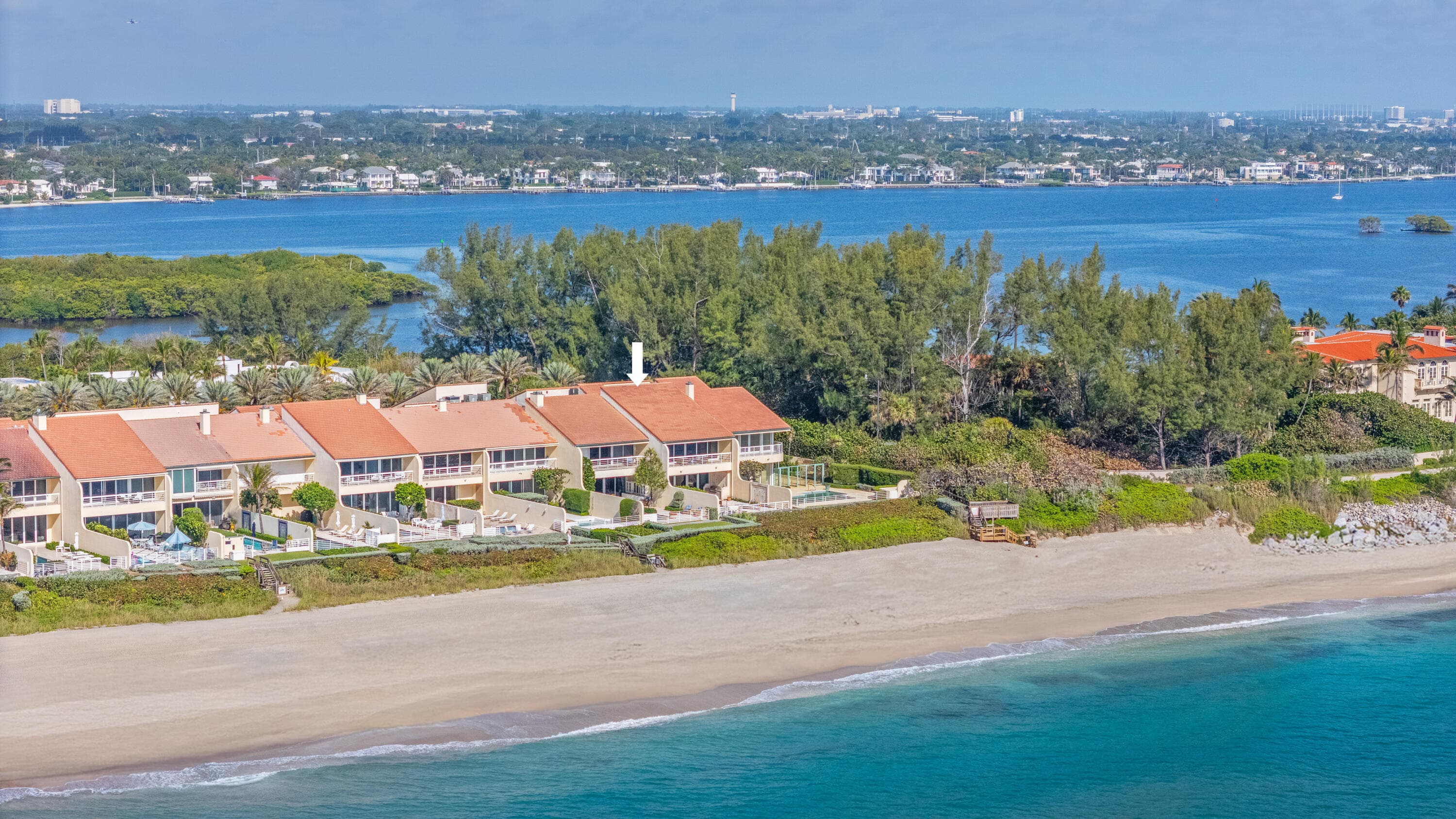 2 Sloans Curve Drive, Palm Beach, FL 33480 — photo 38 of 44
