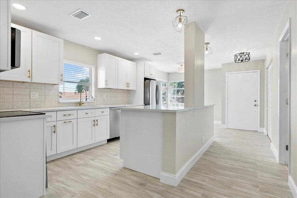 13921 Royal Palm Court D, Delray Beach, FL 33484 — photo 5 of 44