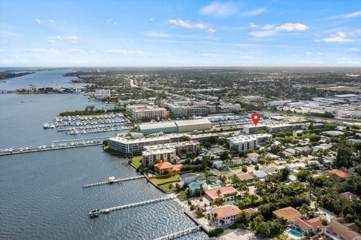 300 Waterway Drive S 308, Lantana, FL 33462 — photo 3 of 32