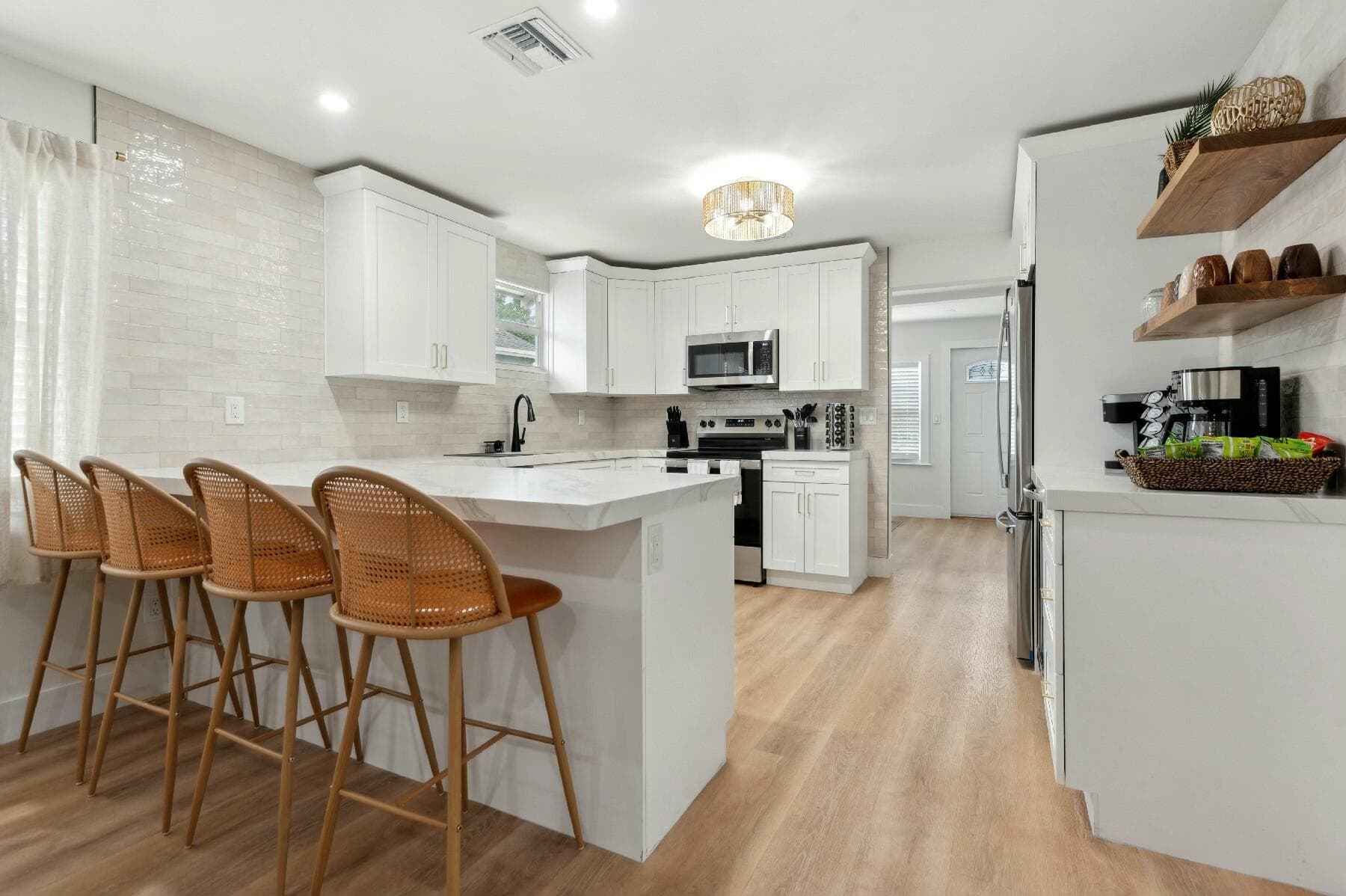 125 NW 3rd Avenue, Delray Beach, FL 33444 — photo 5 of 32