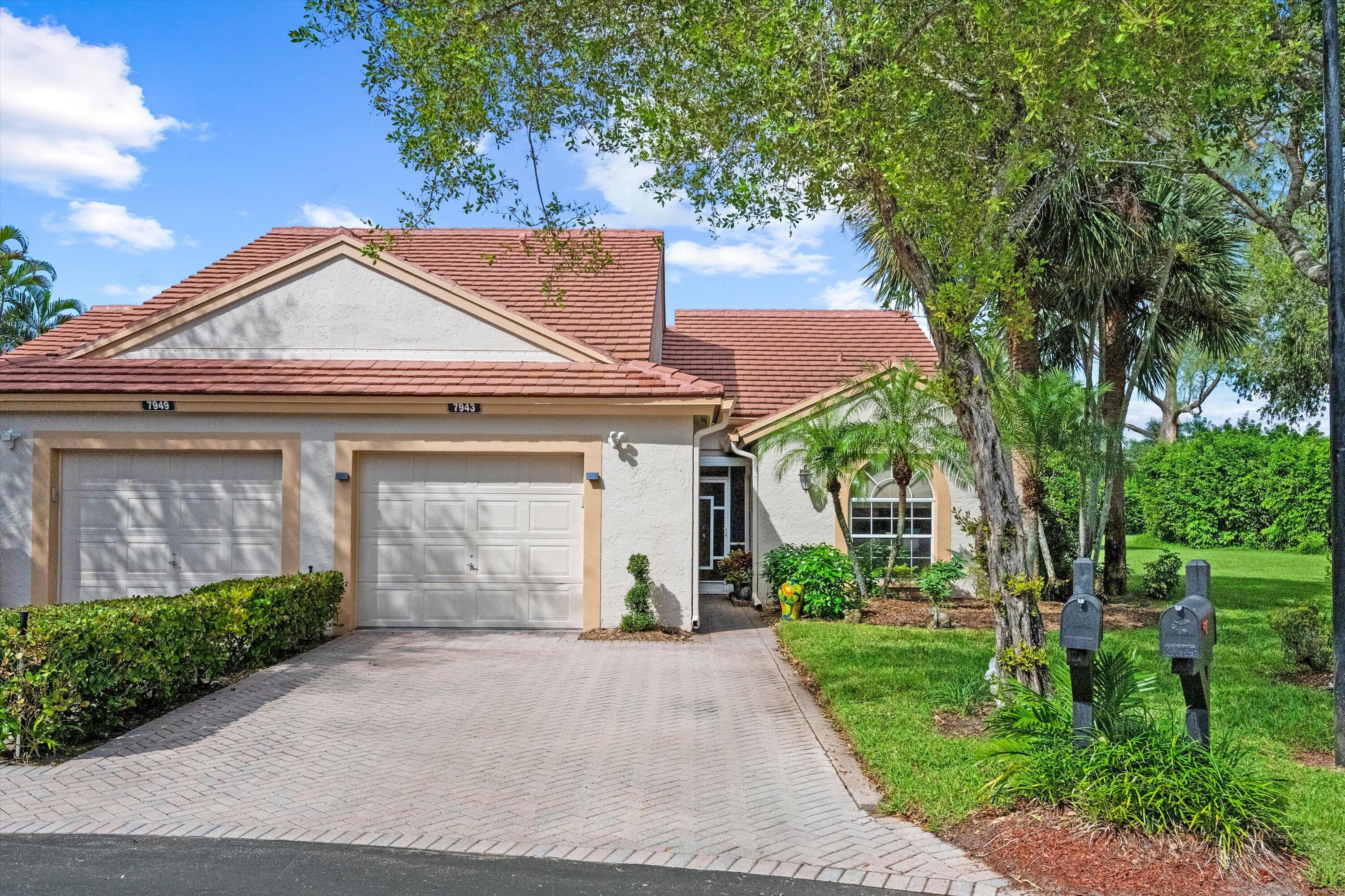 7943 Lake Sands Drive, Delray Beach, FL 33446 — photo 2 of 30