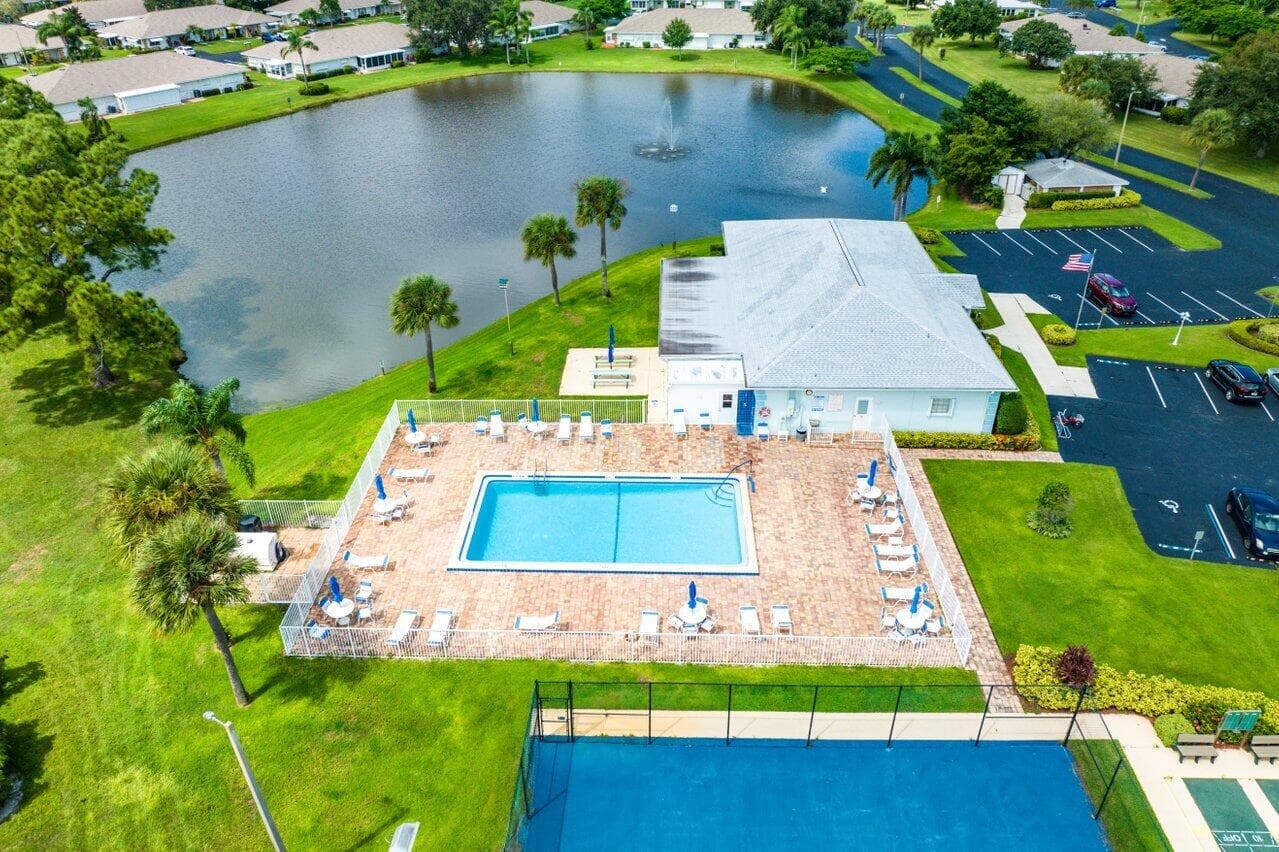 1205 S Lakes End Drive D2, Fort Pierce, FL 34982 — photo 26 of 27