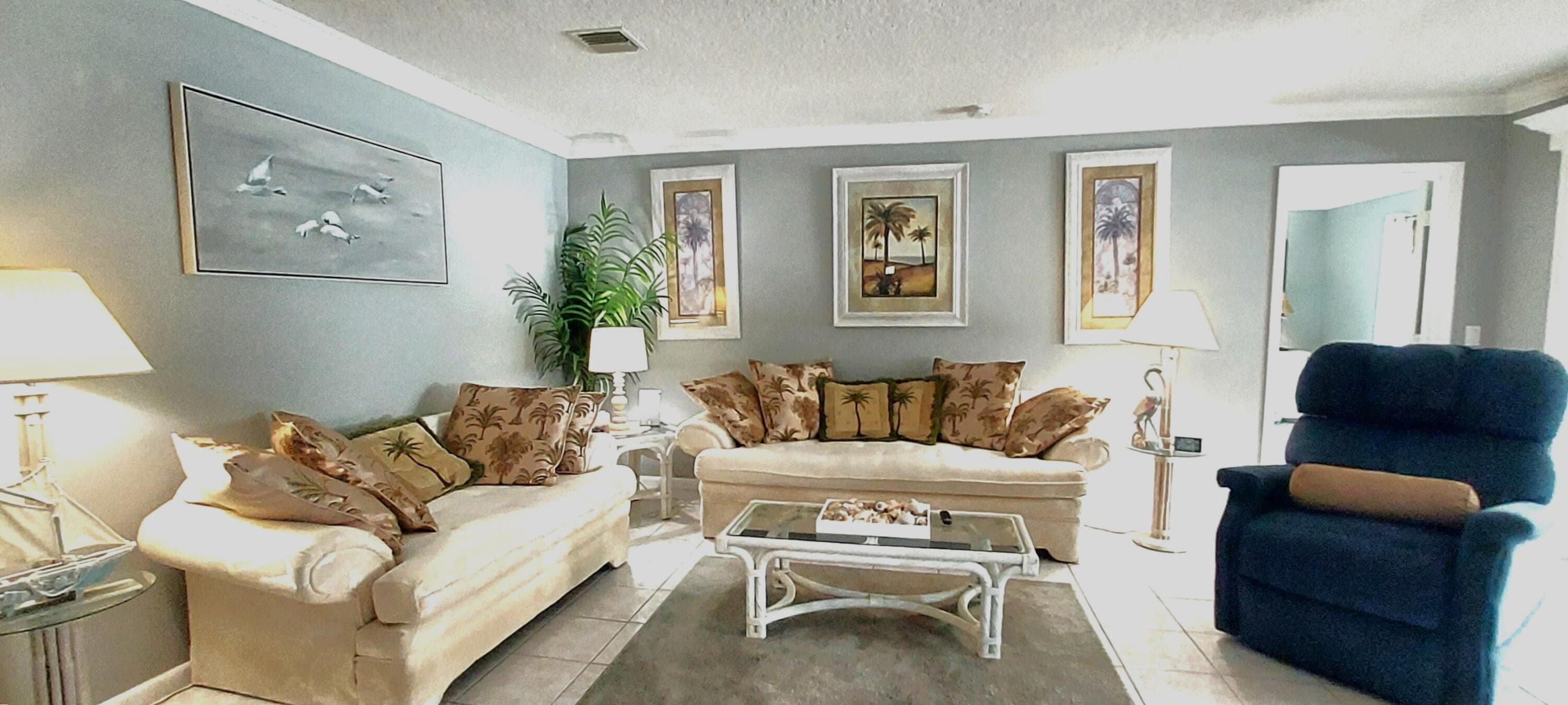 1205 S Lakes End Drive D2, Fort Pierce, FL 34982 — photo