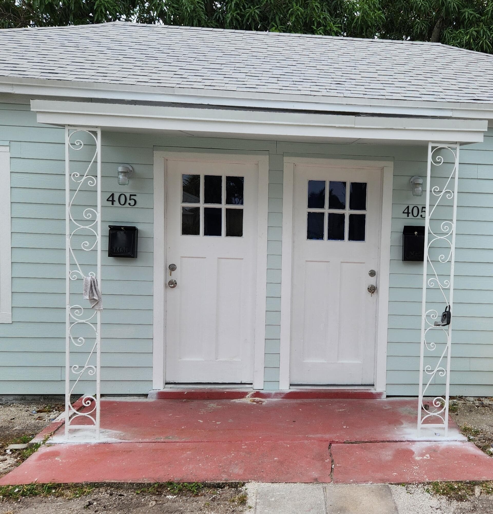 405 2nd Avenue S, Lake Worth Beach, FL 33460 — photo 1 of 14