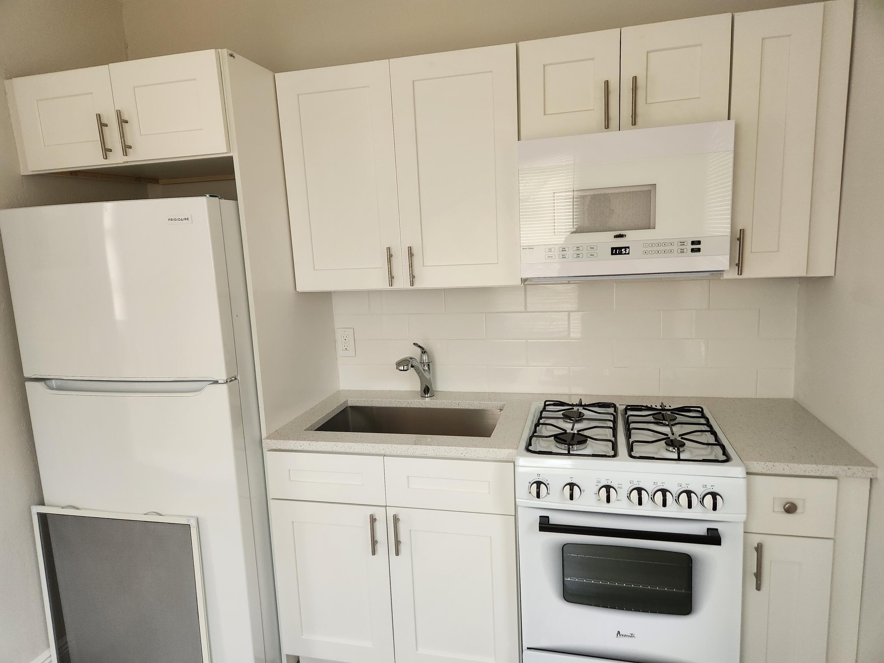 405 2nd Avenue S, Lake Worth Beach, FL 33460 — photo 5 of 14