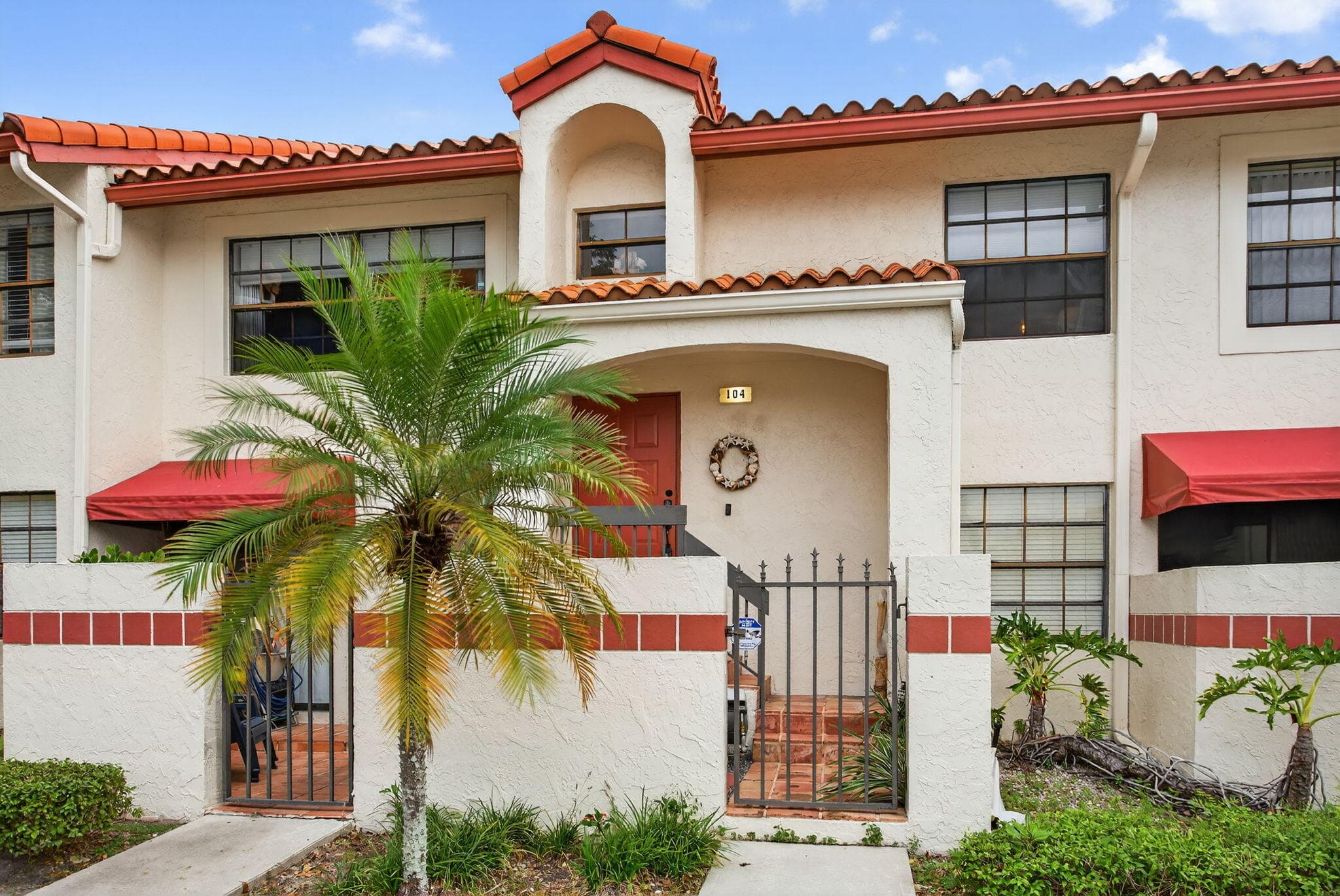 104 Liberty Court, Deerfield Beach, FL 33442 — photo 1 of 43