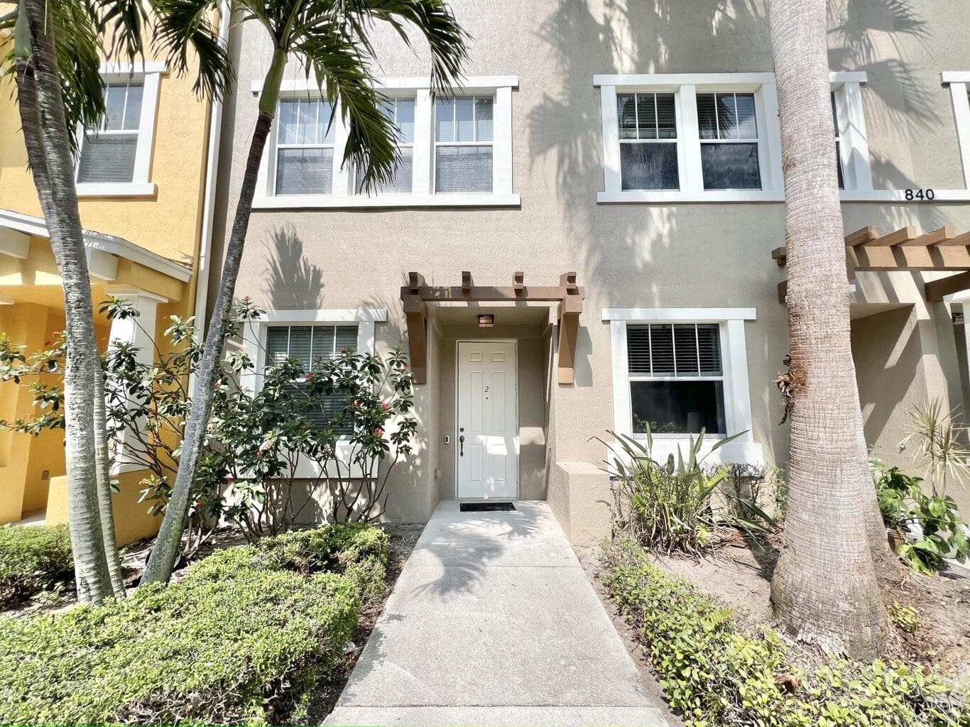 840 Marina Del Ray Lane 2, West Palm Beach, FL 33401 — photo 2 of 42