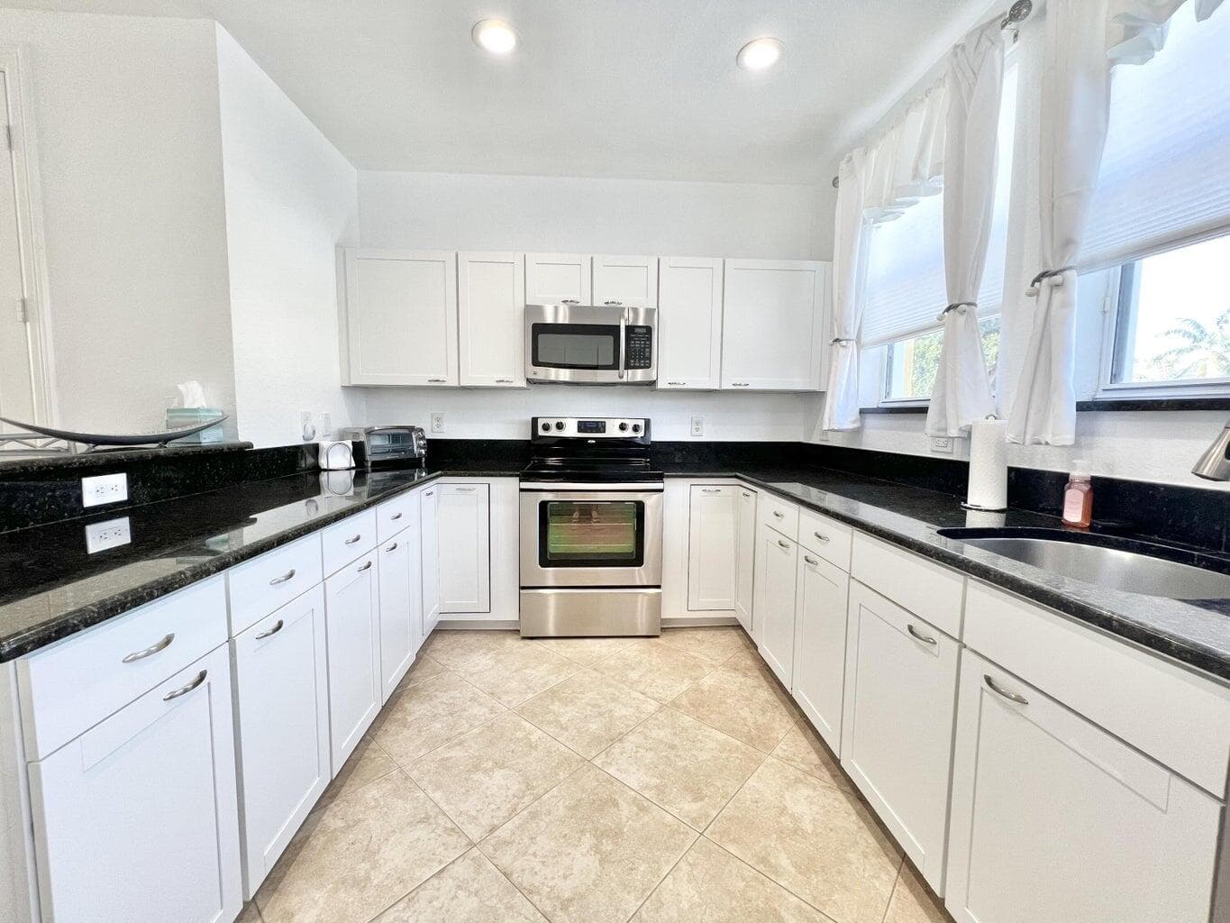 840 Marina Del Ray Lane 2, West Palm Beach, FL 33401 — photo 11 of 42