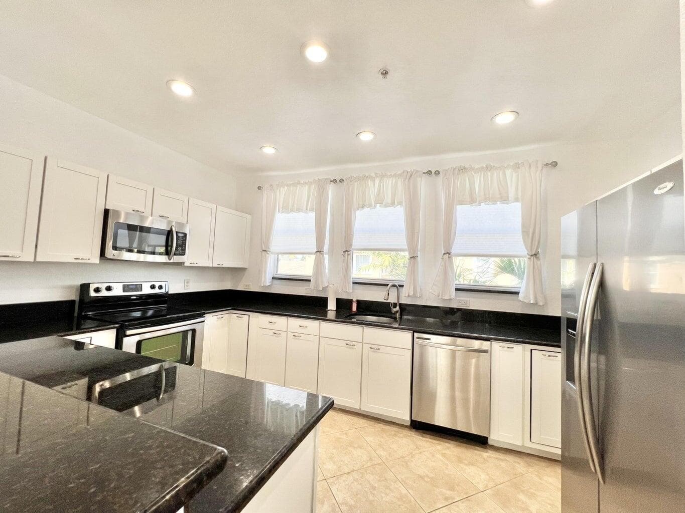 840 Marina Del Ray Lane 2, West Palm Beach, FL 33401 — photo 12 of 42