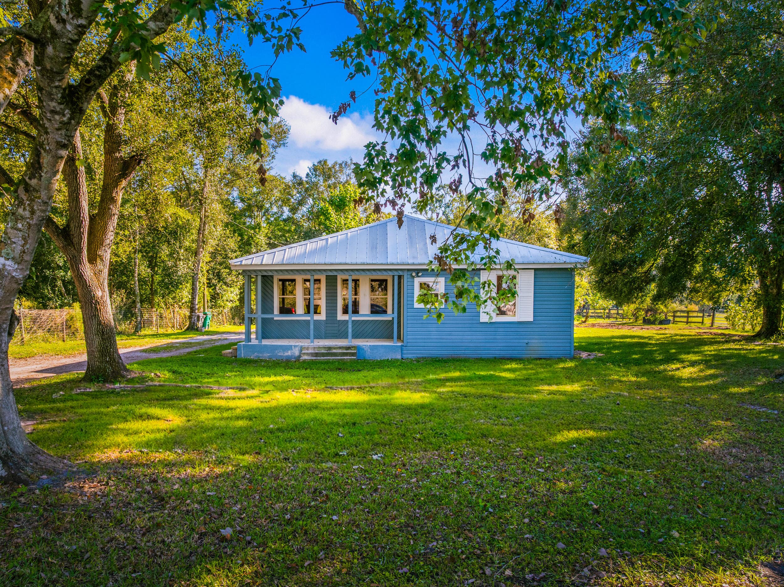 250 NW 98th Street, Okeechobee, FL 34972 — photo 3 of 39