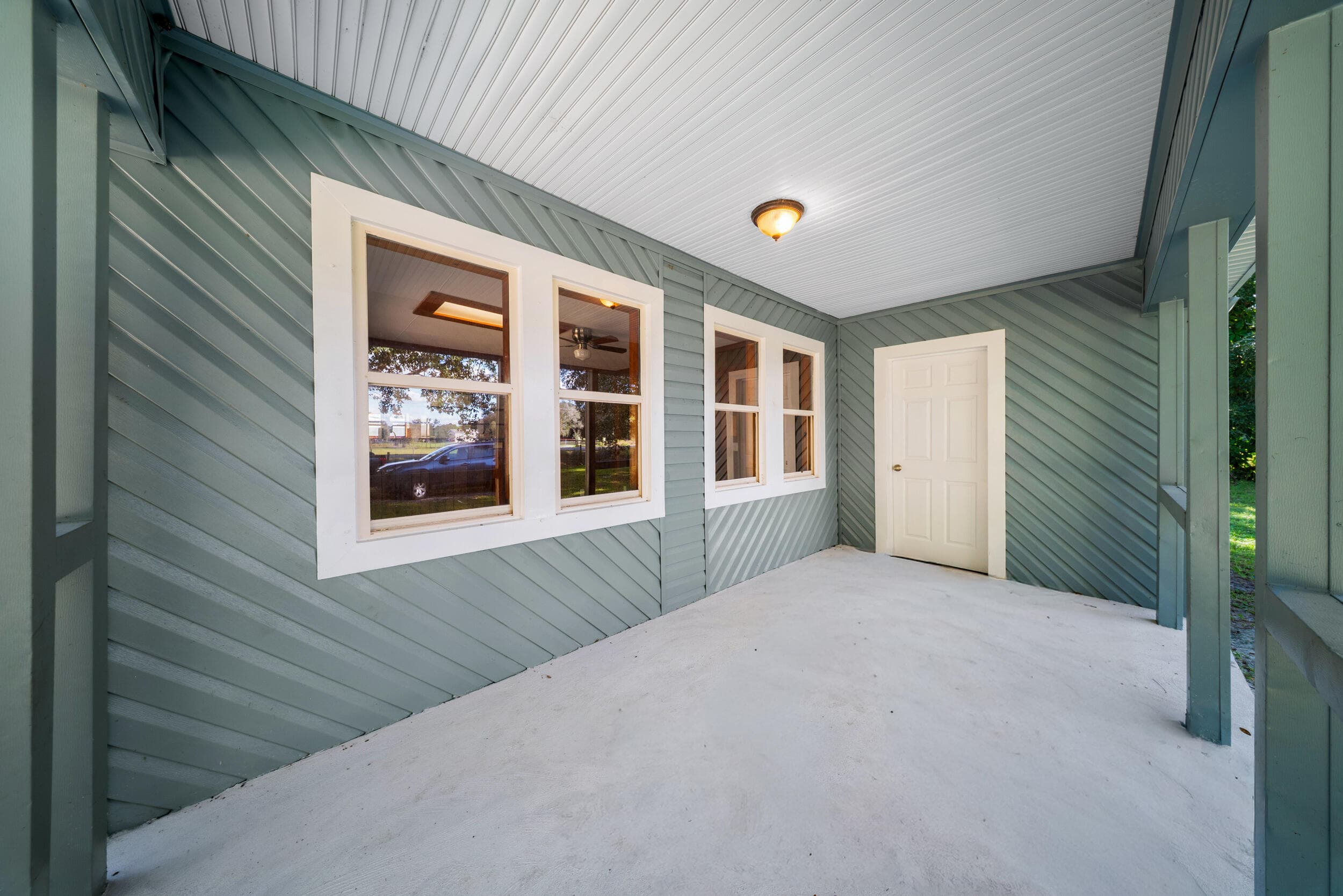 250 NW 98th Street, Okeechobee, FL 34972 — photo 4 of 39