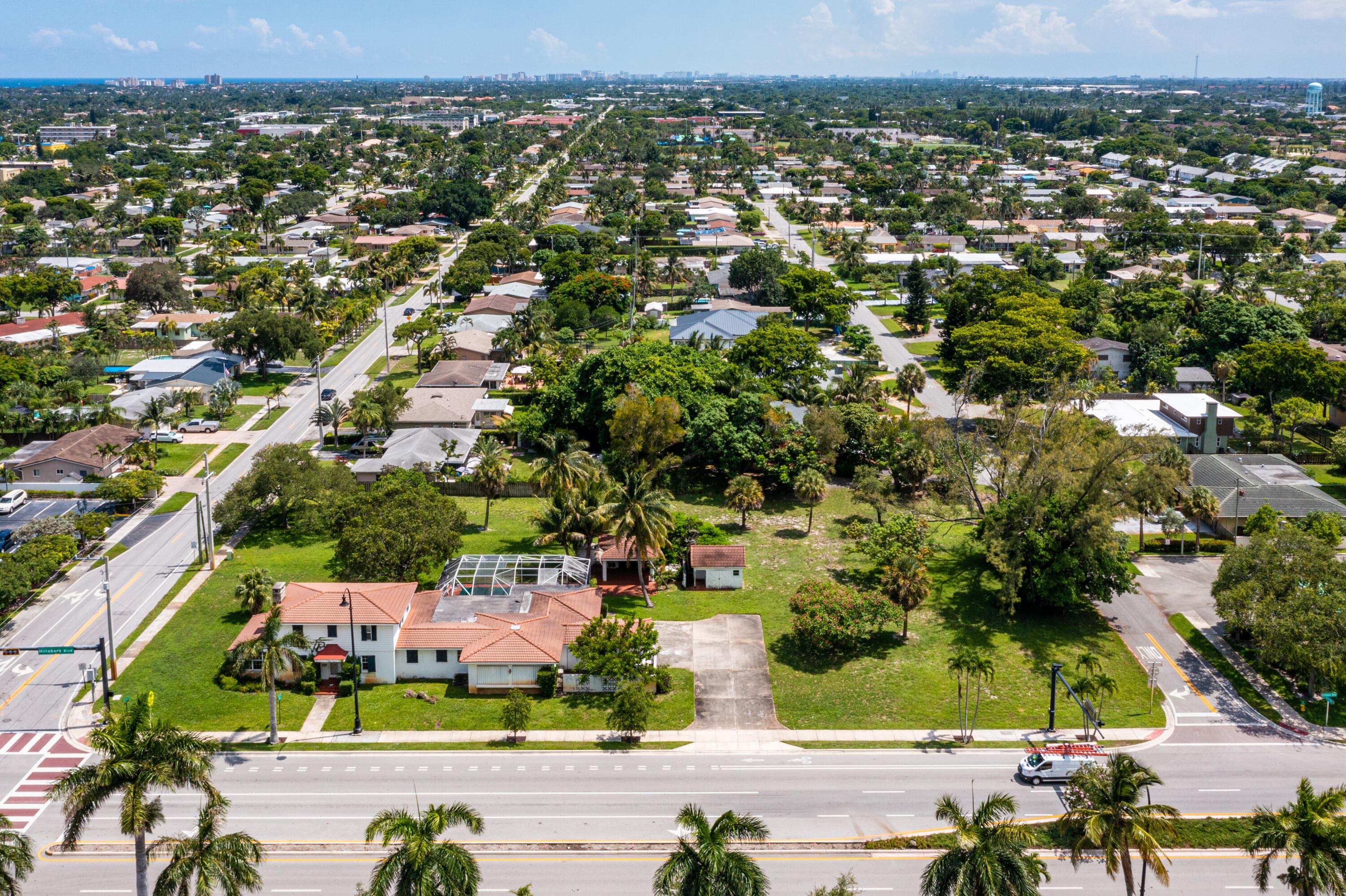 556 E Hillsboro Boulevard, Deerfield Beach, FL 33441 — photo 5 of 11