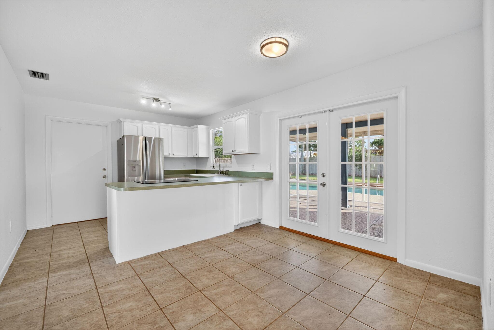 1125 Coral Street, Fort Pierce, FL 34982 — photo 6 of 37