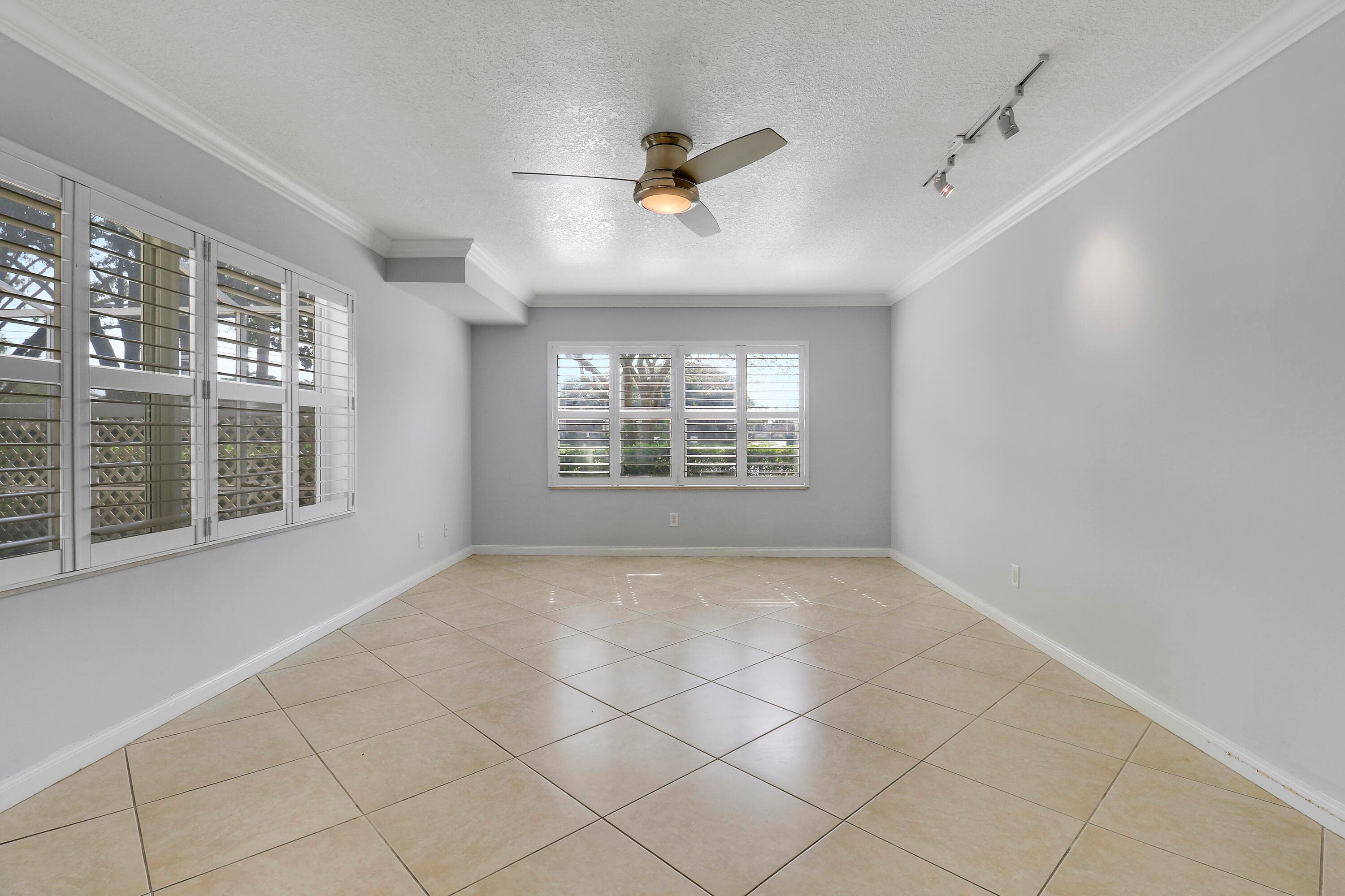 1903 Stratford Way, West Palm Beach, FL 33409 — photo 11 of 44
