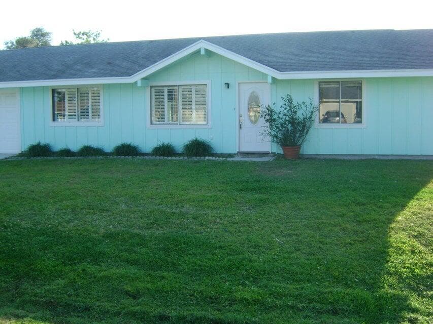 8350 SE Sweetbay Drive, Hobe Sound, FL 33455 — photo 12 of 29